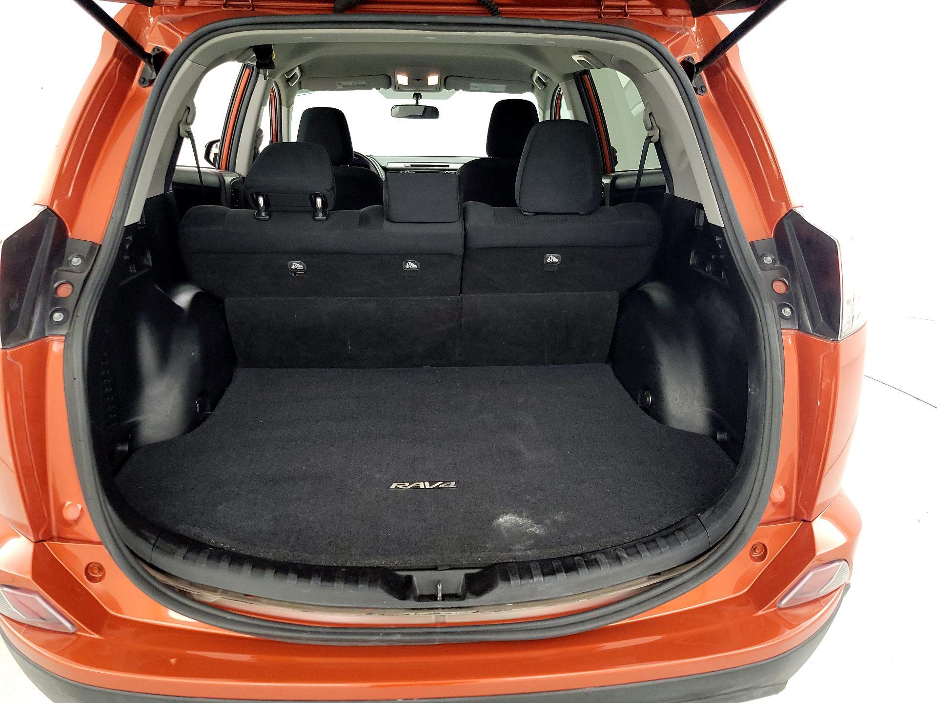 Thumbnail: 2016 Toyota RAV4 - 20