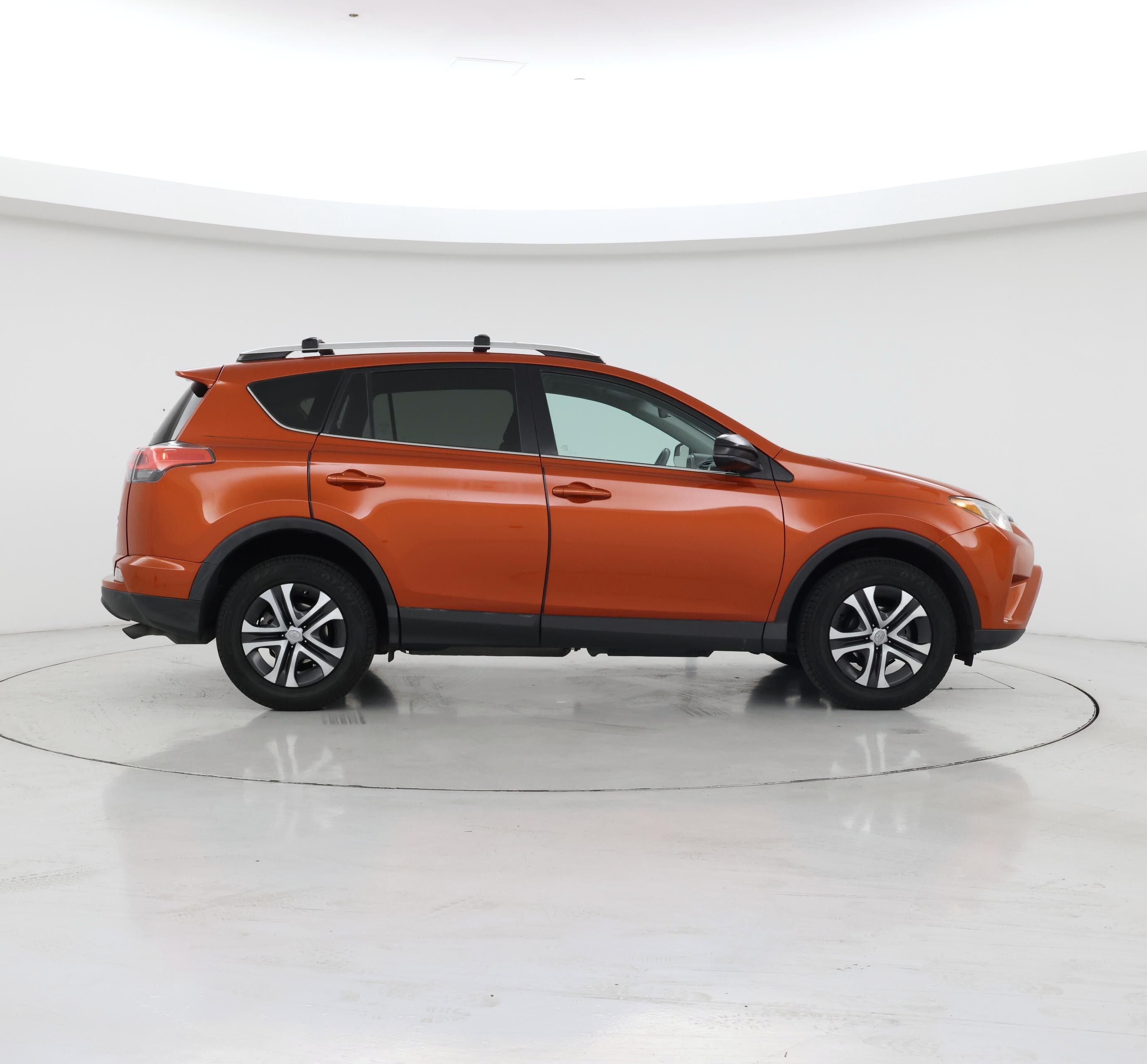 Thumbnail: 2016 Toyota RAV4 - 7