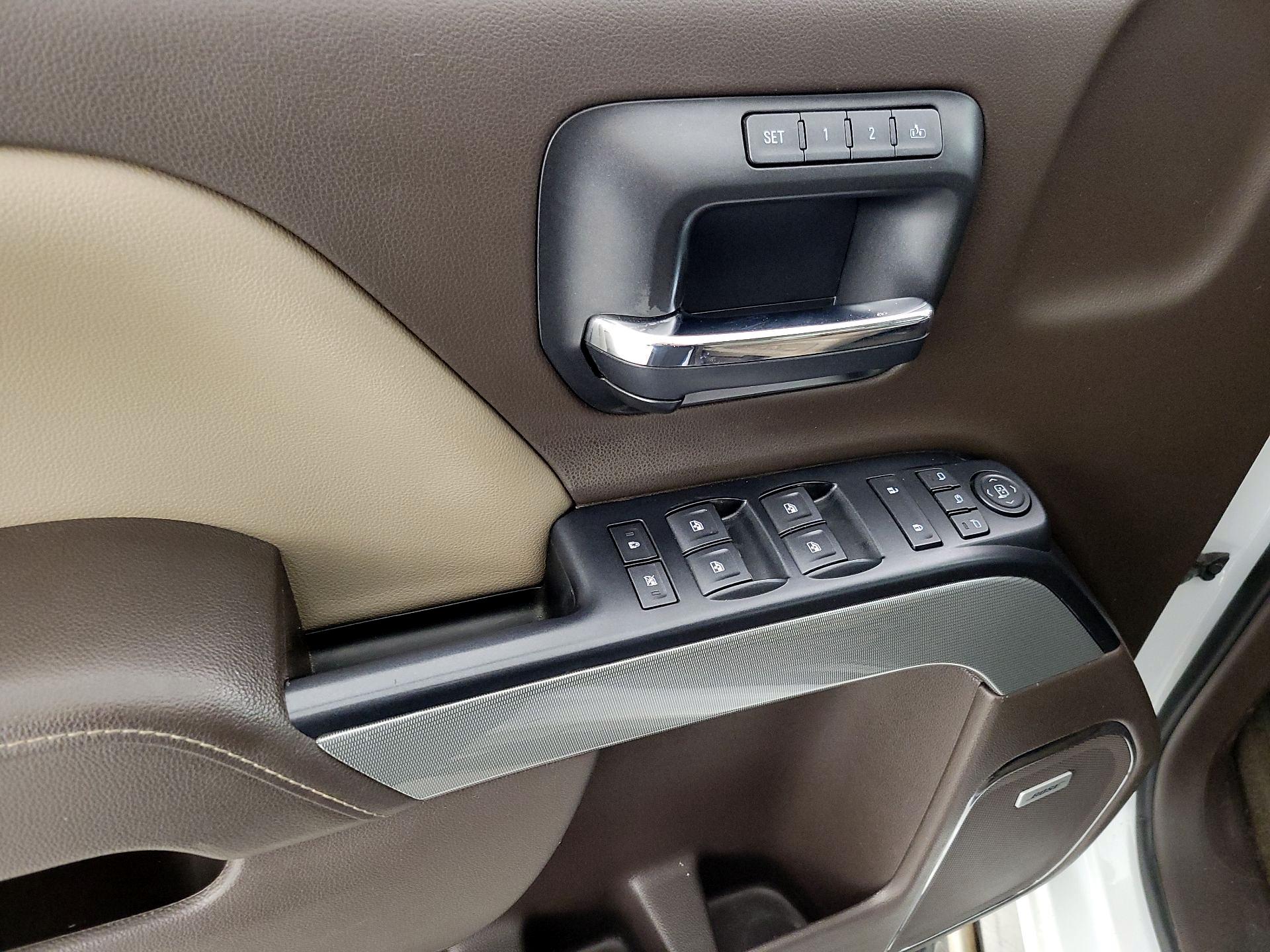 Thumbnail: 2018 Chevrolet Silverado 1500 - 12