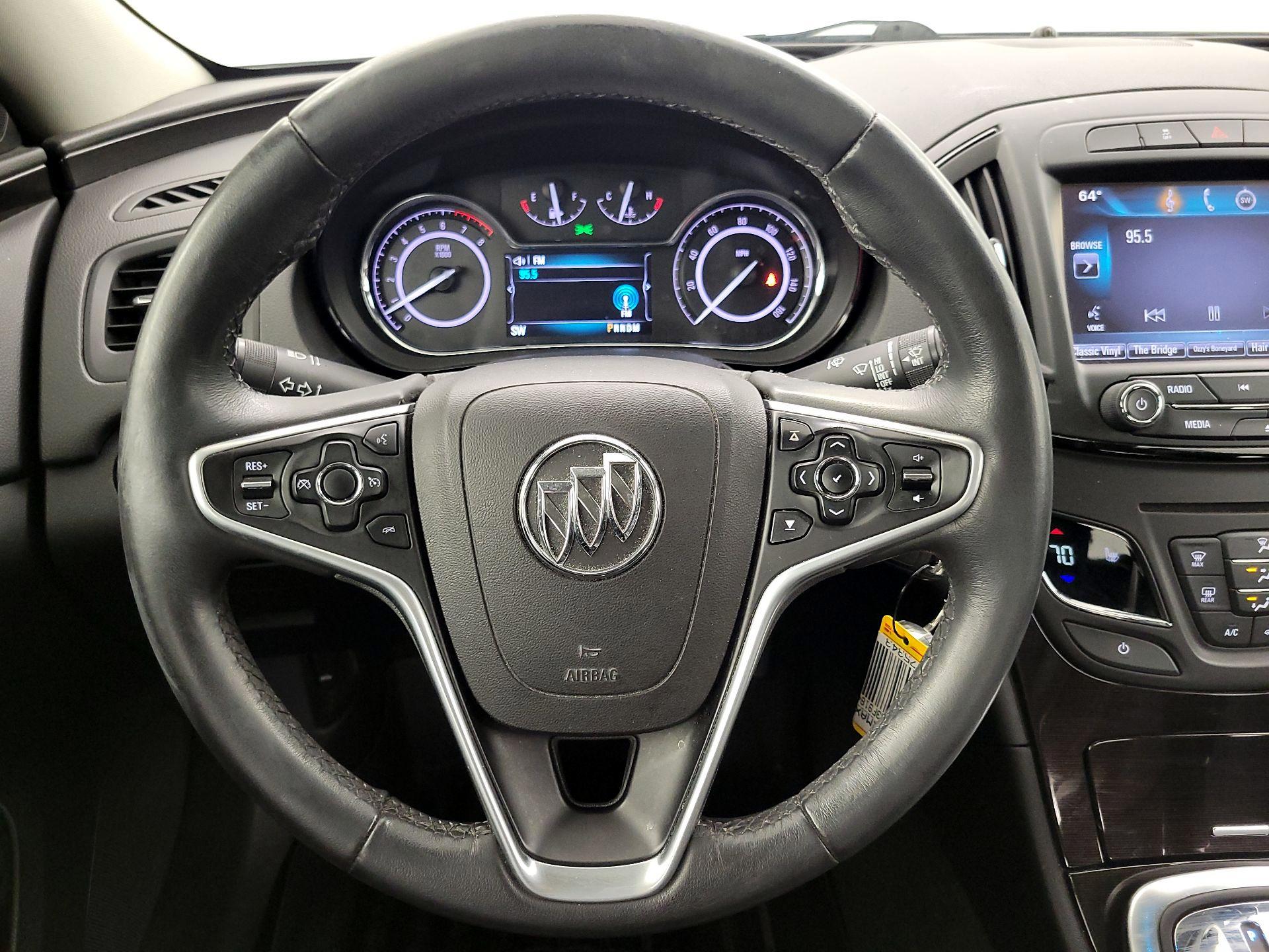 Thumbnail: 2015 Buick Regal - 10