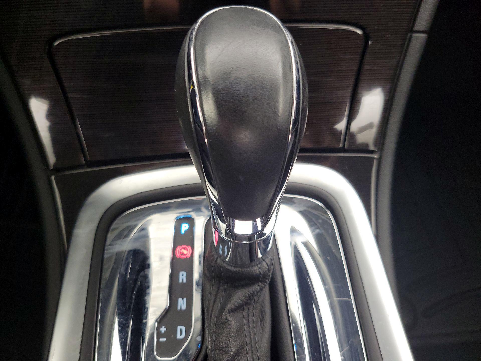 Thumbnail: 2015 Buick Regal - 17