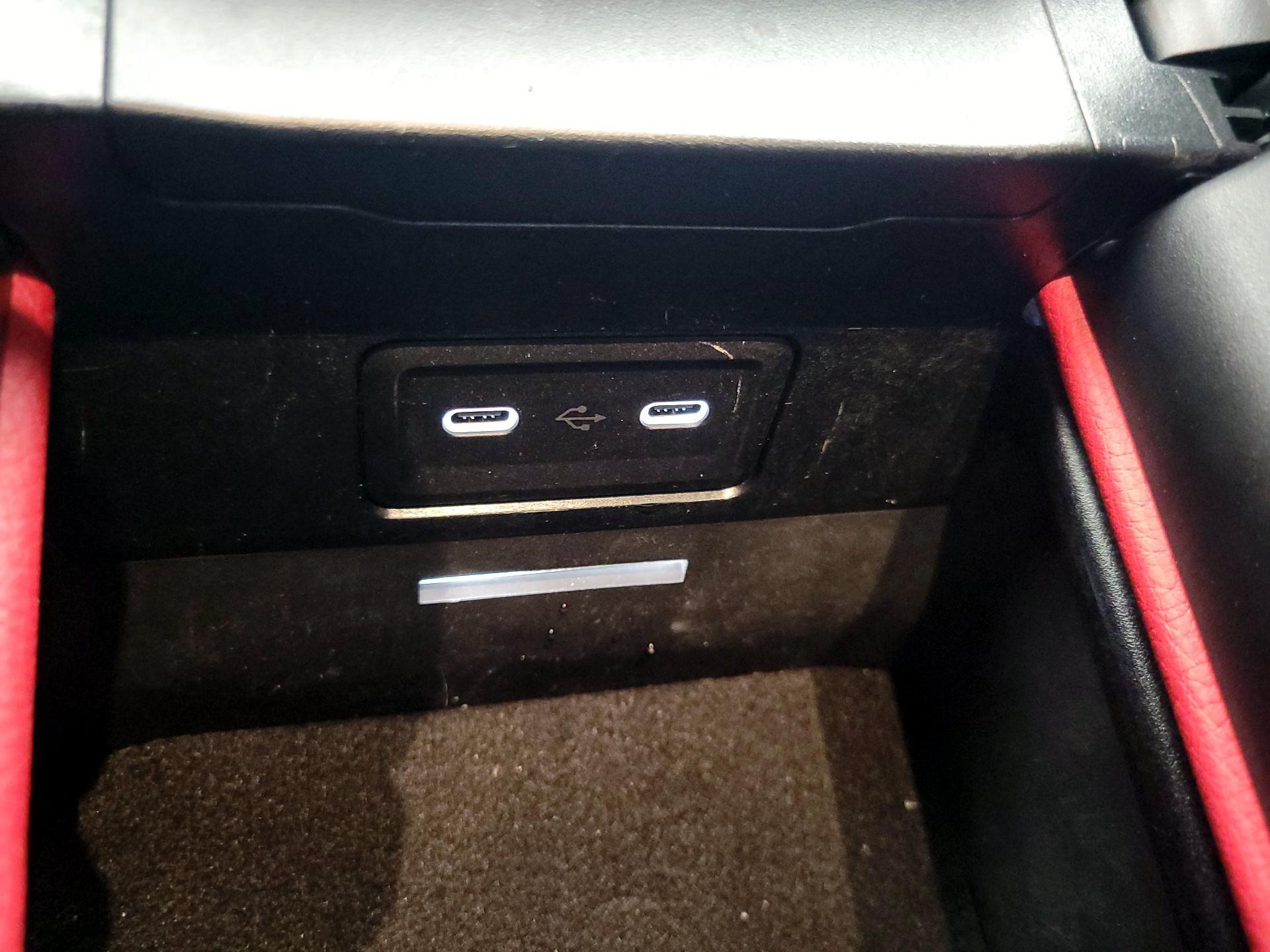 Thumbnail: 2023 Mercedes-Benz C-Class - 18