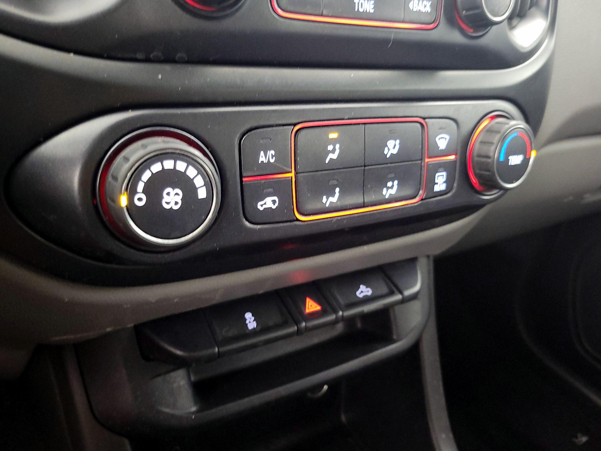 Thumbnail: 2016 GMC Canyon - 16