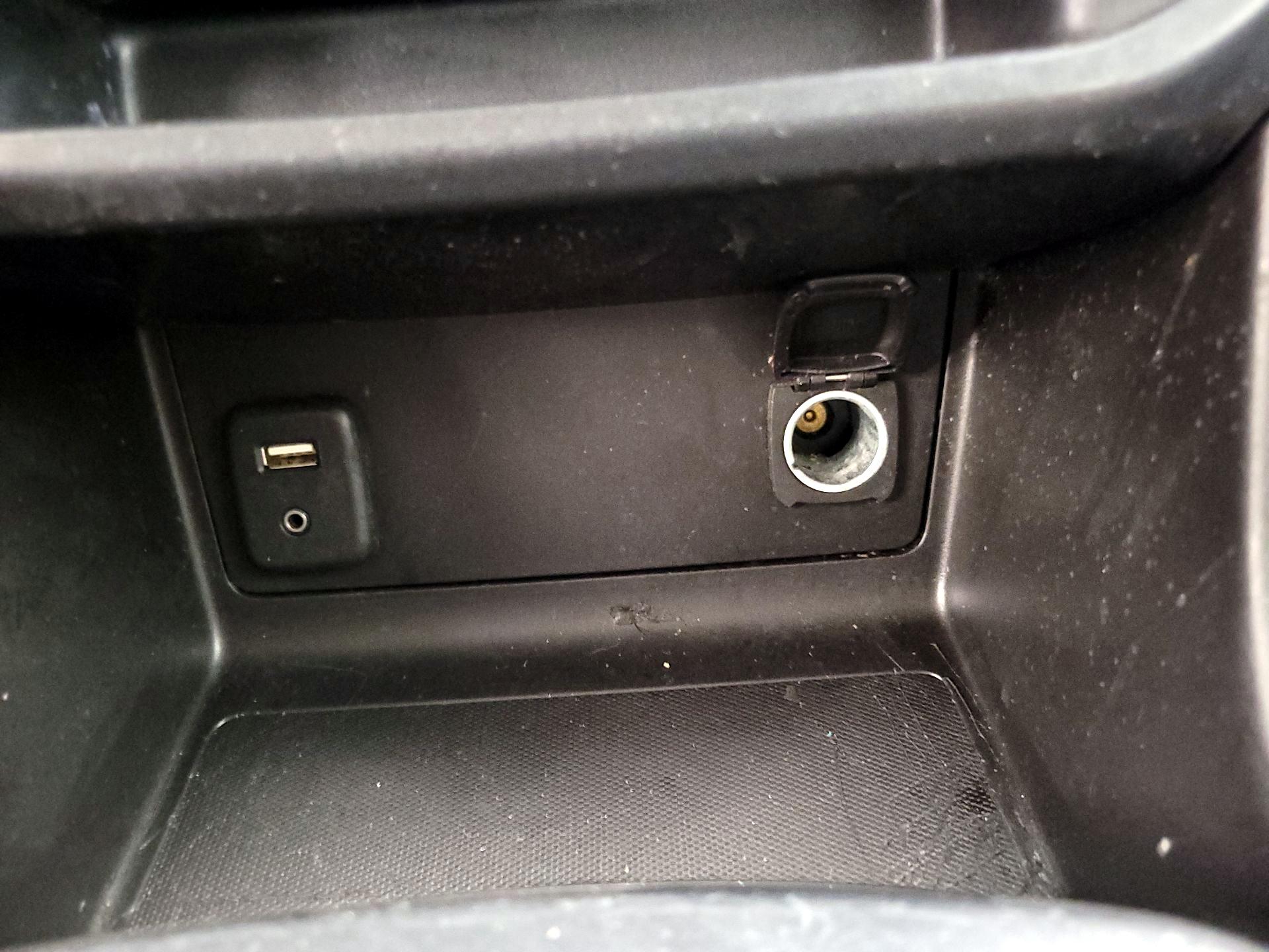 Thumbnail: 2016 GMC Canyon - 18