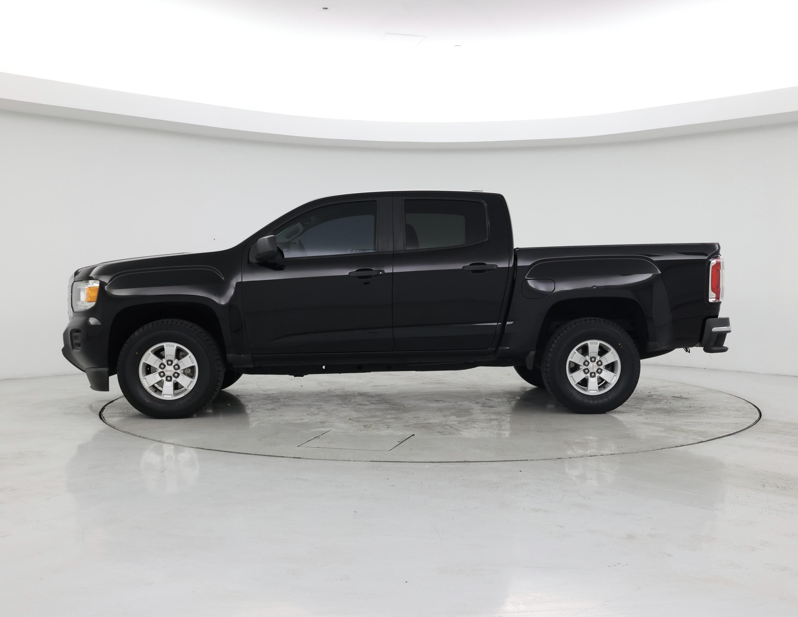 Thumbnail: 2016 GMC Canyon - 3