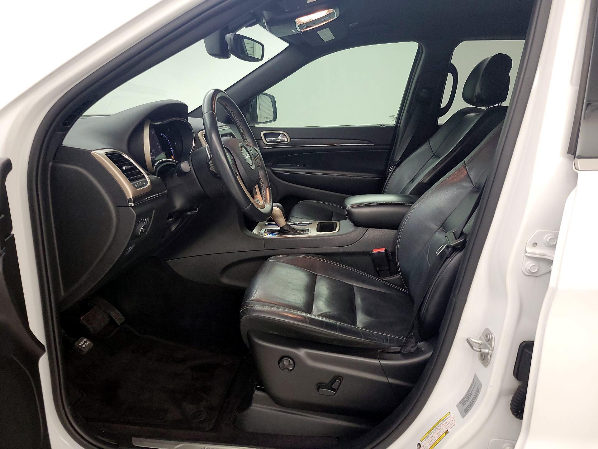 Thumbnail: 2017 Jeep Grand Cherokee - 11