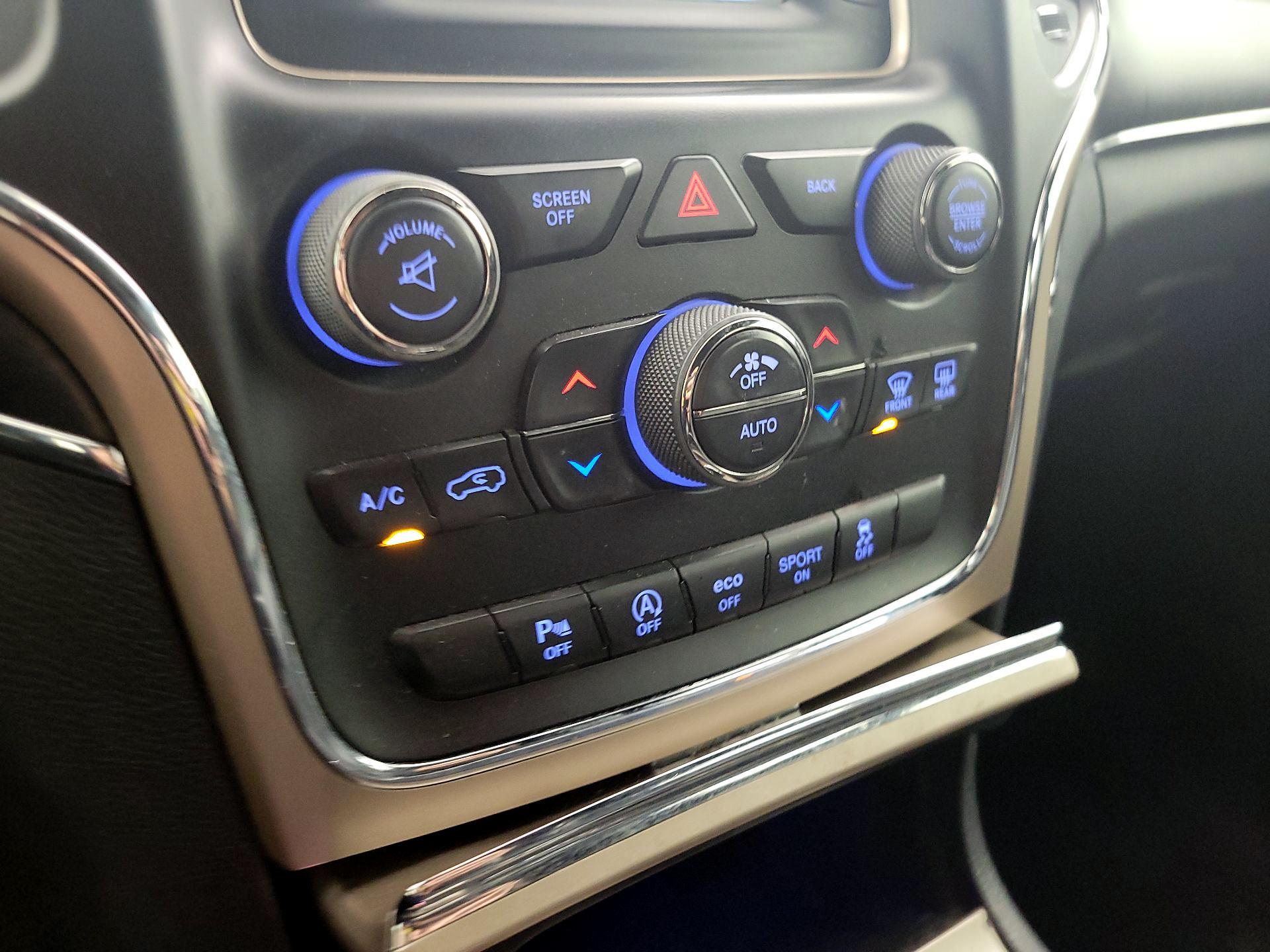 Thumbnail: 2017 Jeep Grand Cherokee - 16