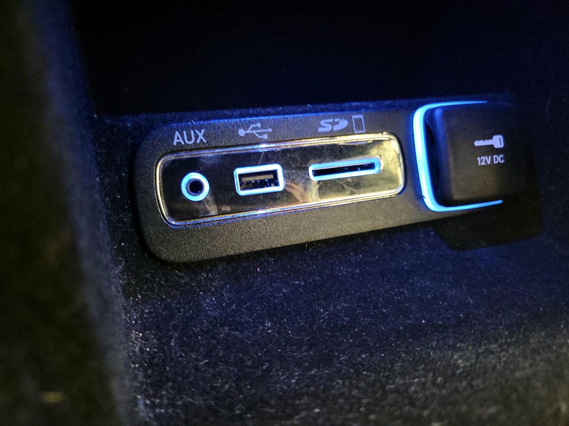 Thumbnail: 2017 Jeep Grand Cherokee - 18