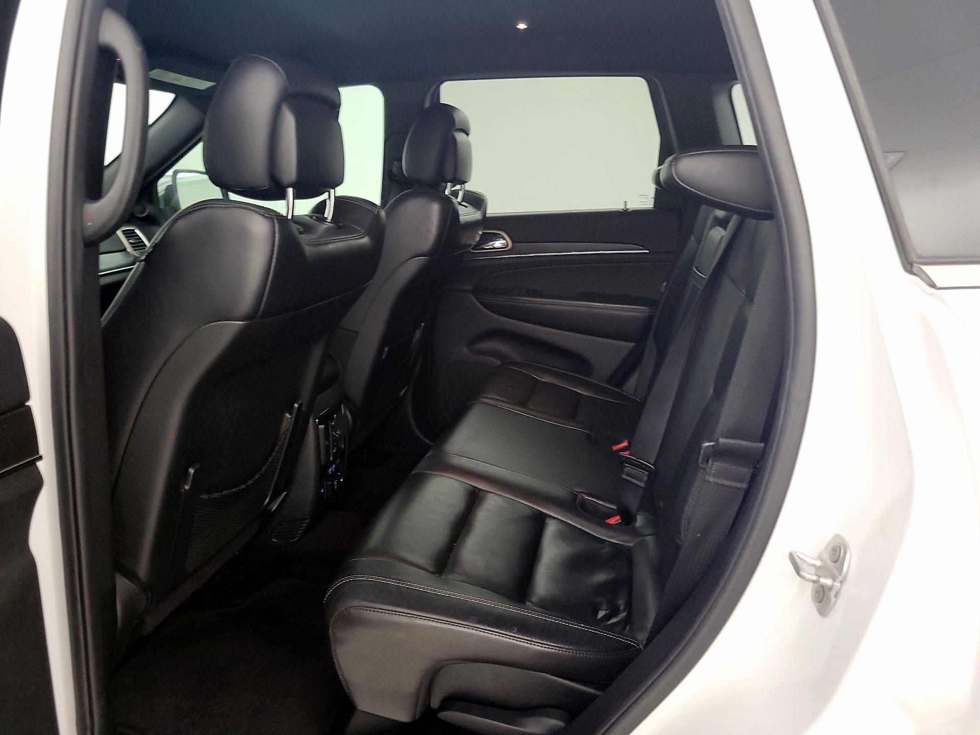 Thumbnail: 2017 Jeep Grand Cherokee - 19