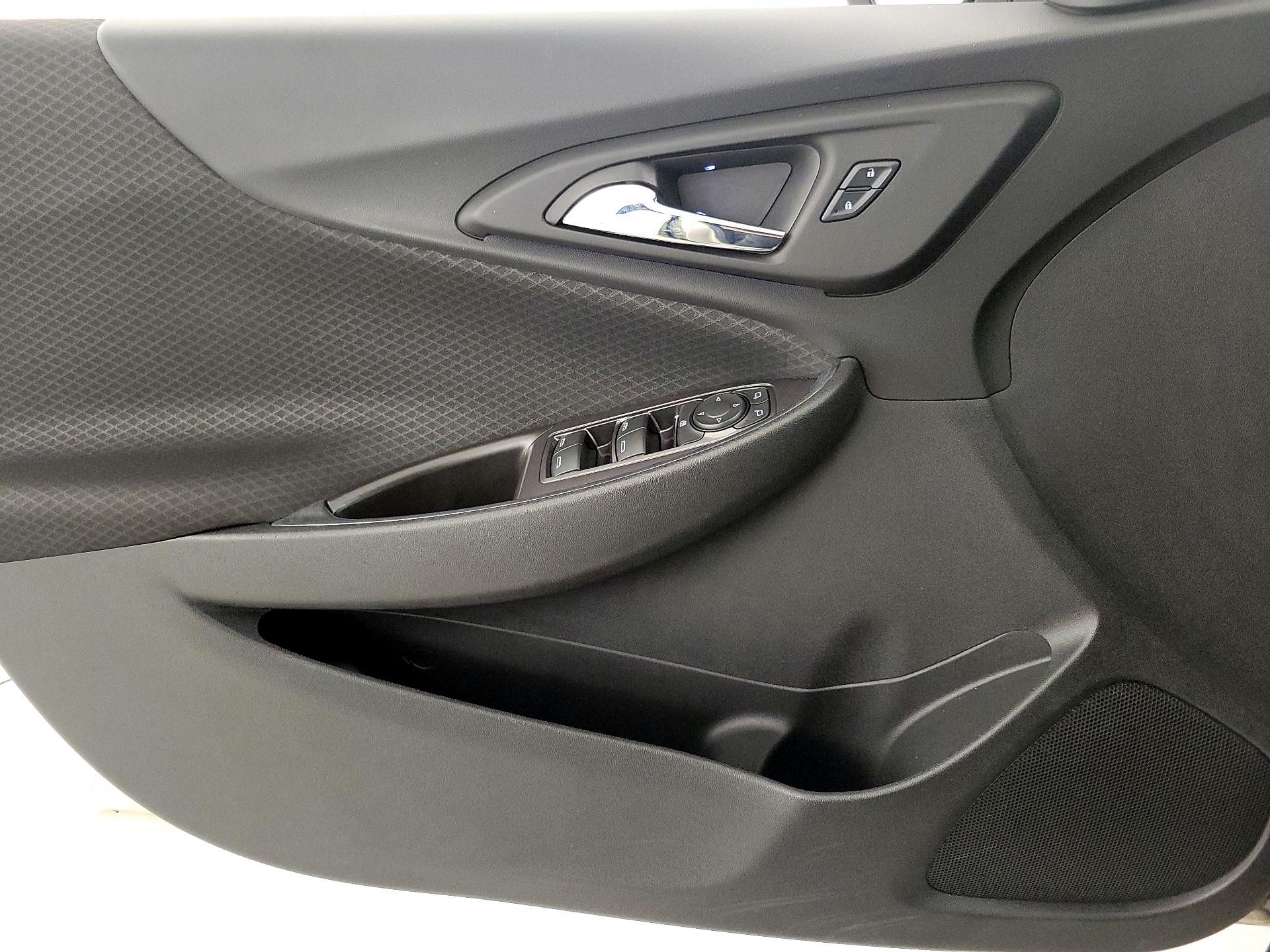 Thumbnail: 2016 Chevrolet Malibu - 12