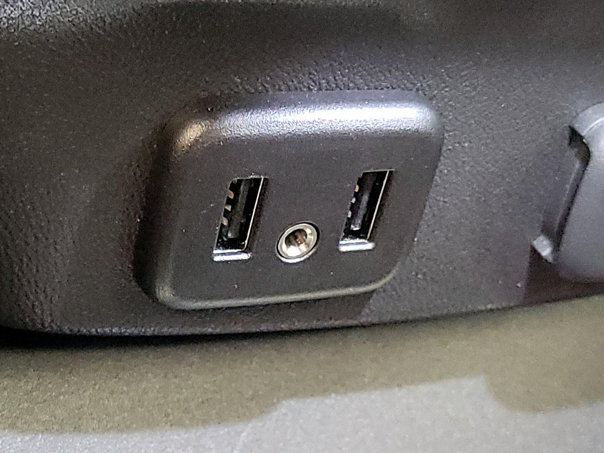 Thumbnail: 2016 Chevrolet Malibu - 18