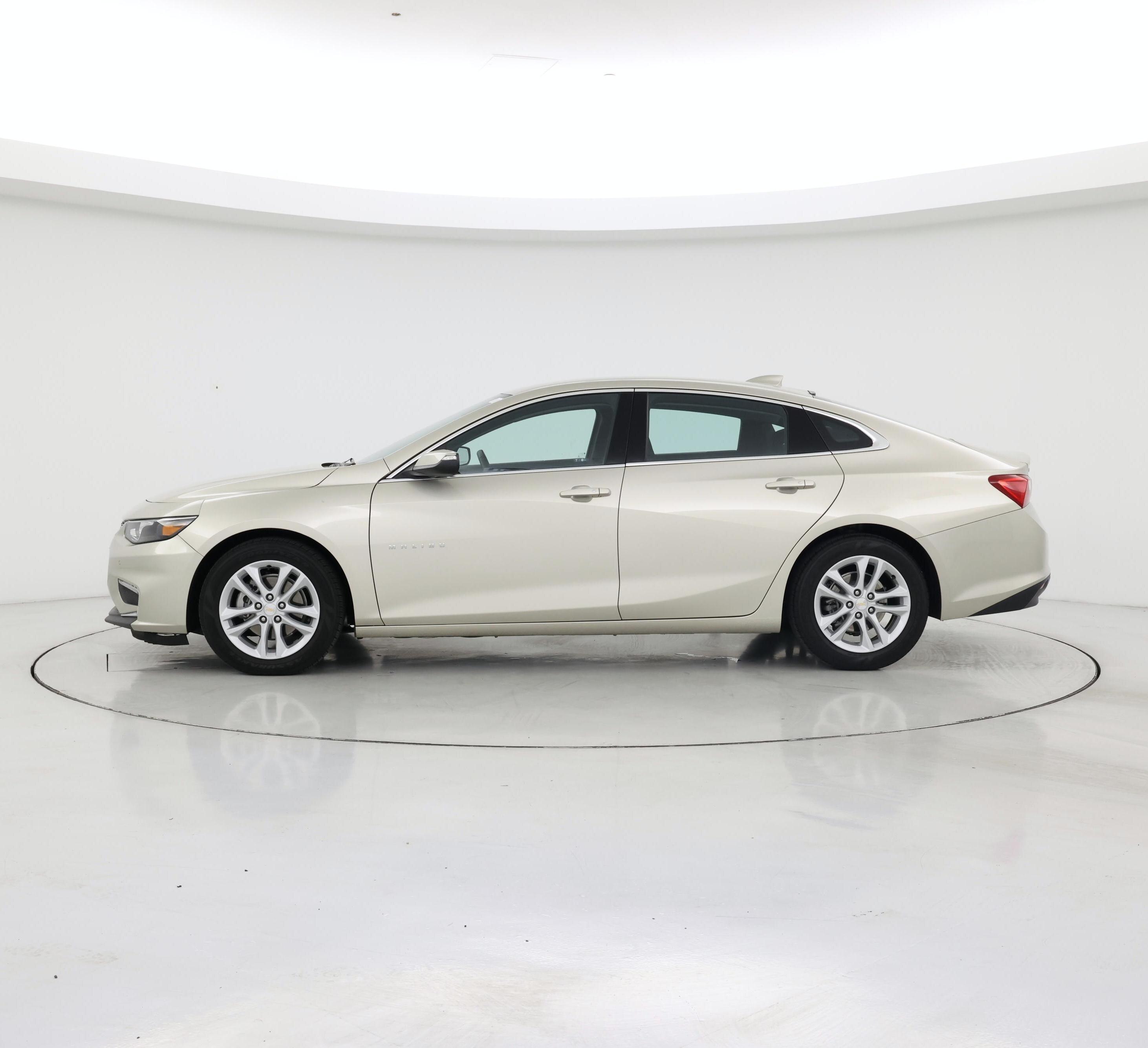 Thumbnail: 2016 Chevrolet Malibu - 3