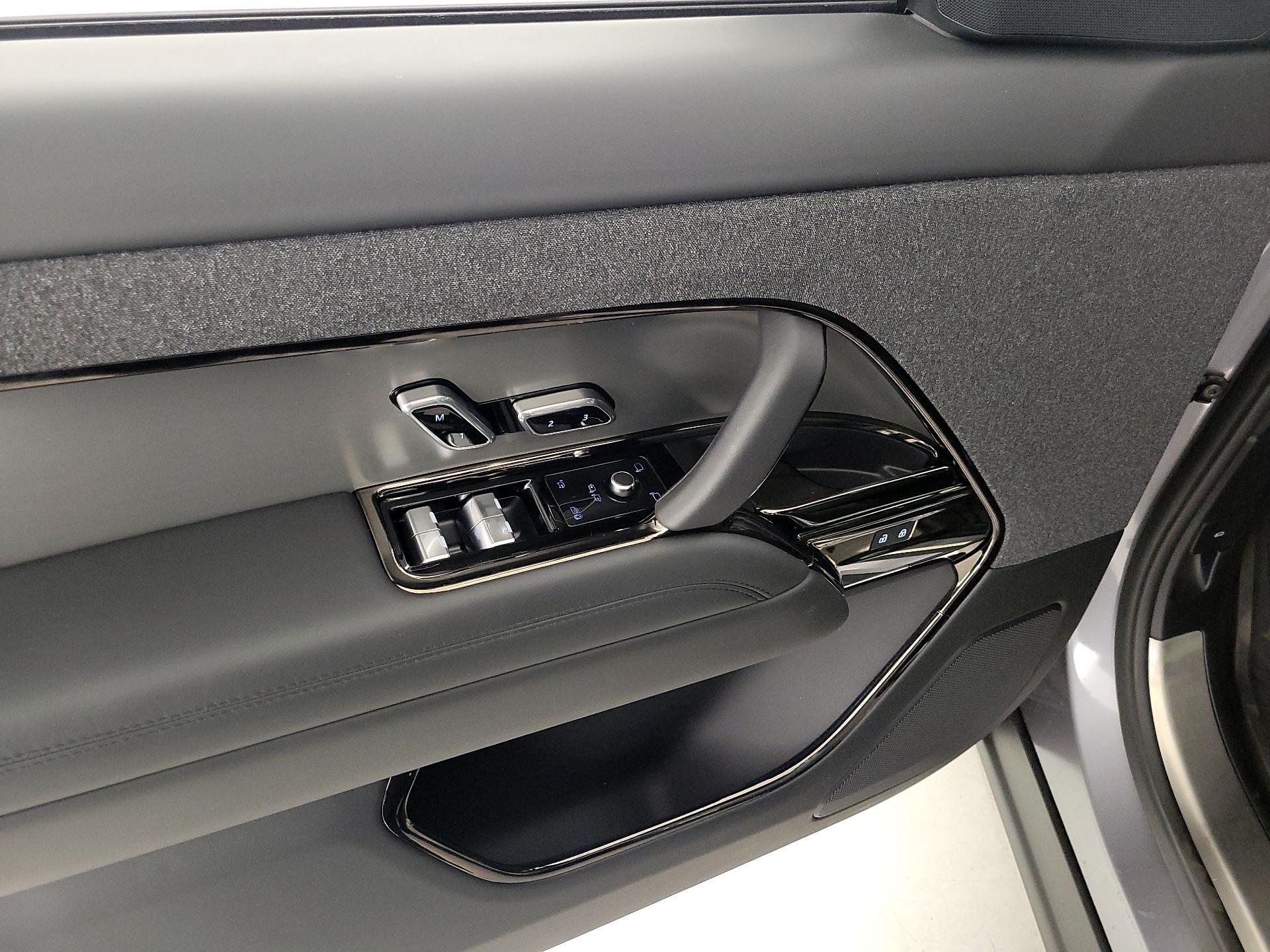 Thumbnail: 2024 Land Rover Range Rover Sport - 12