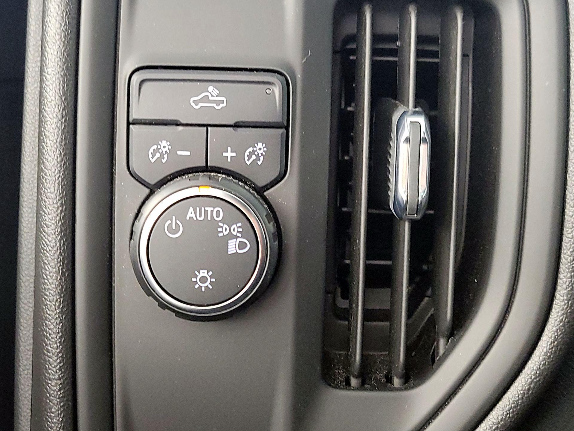 Thumbnail: 2022 Chevrolet Silverado 1500 - 13