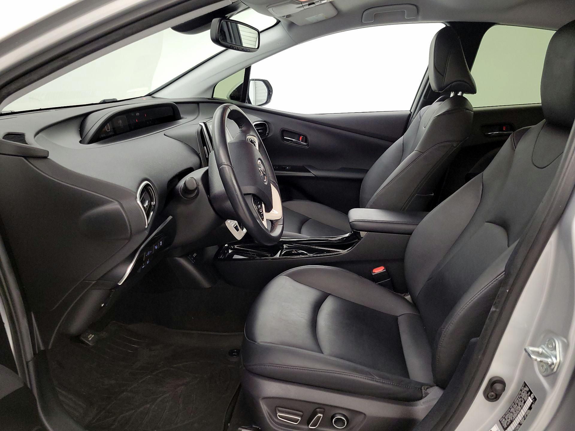 Thumbnail: 2017 Toyota Prius Prime - 11