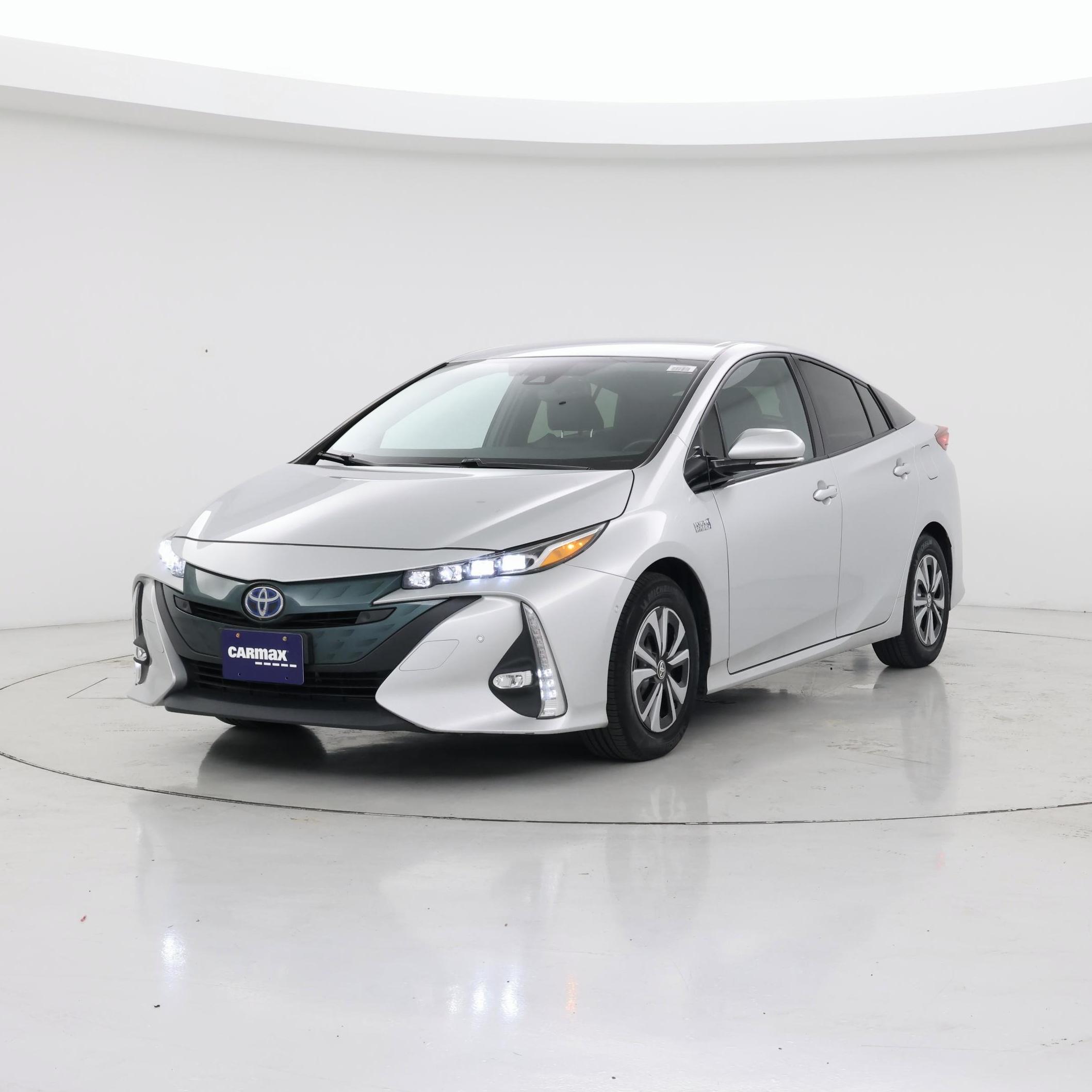 Thumbnail: 2017 Toyota Prius Prime - 4