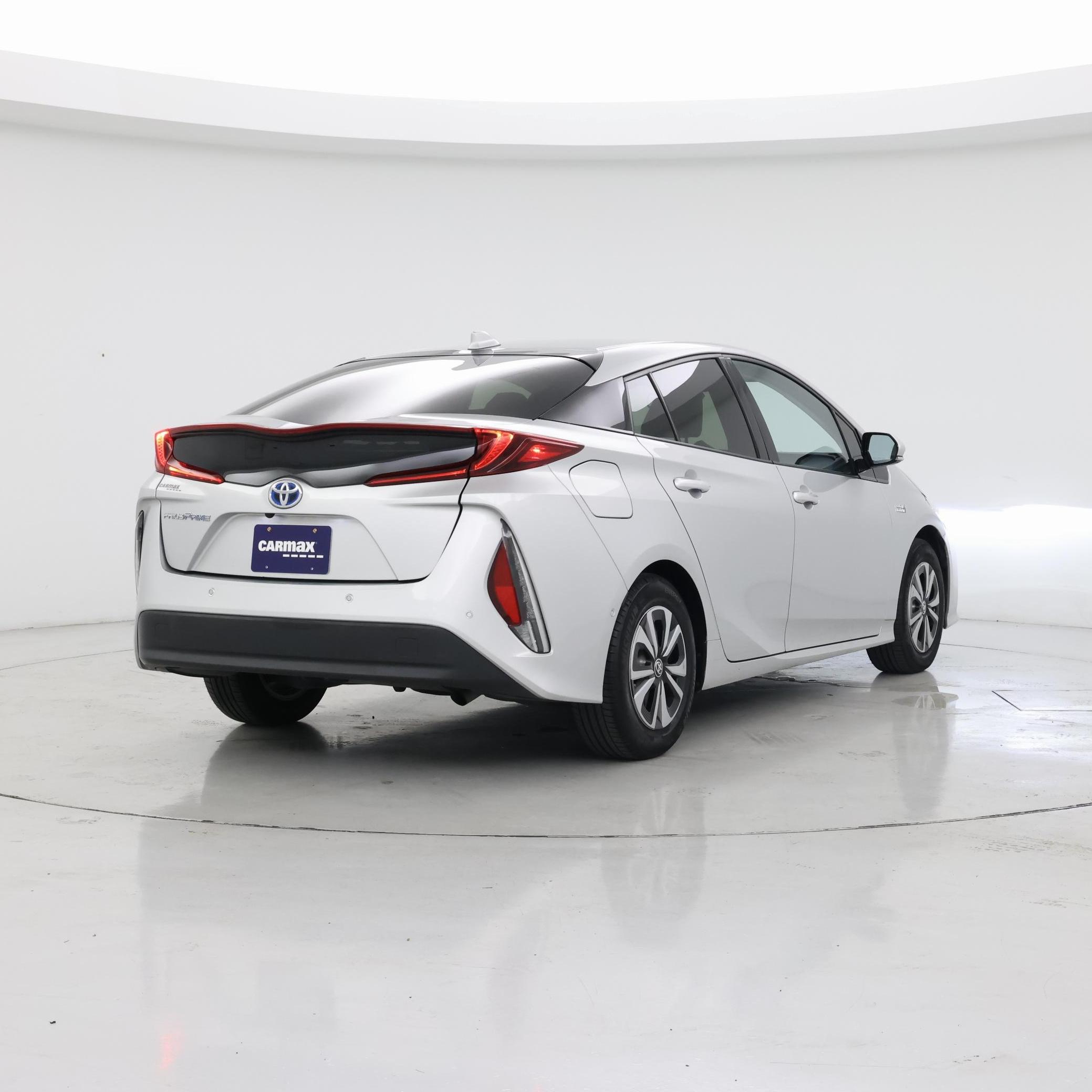 Thumbnail: 2017 Toyota Prius Prime - 8