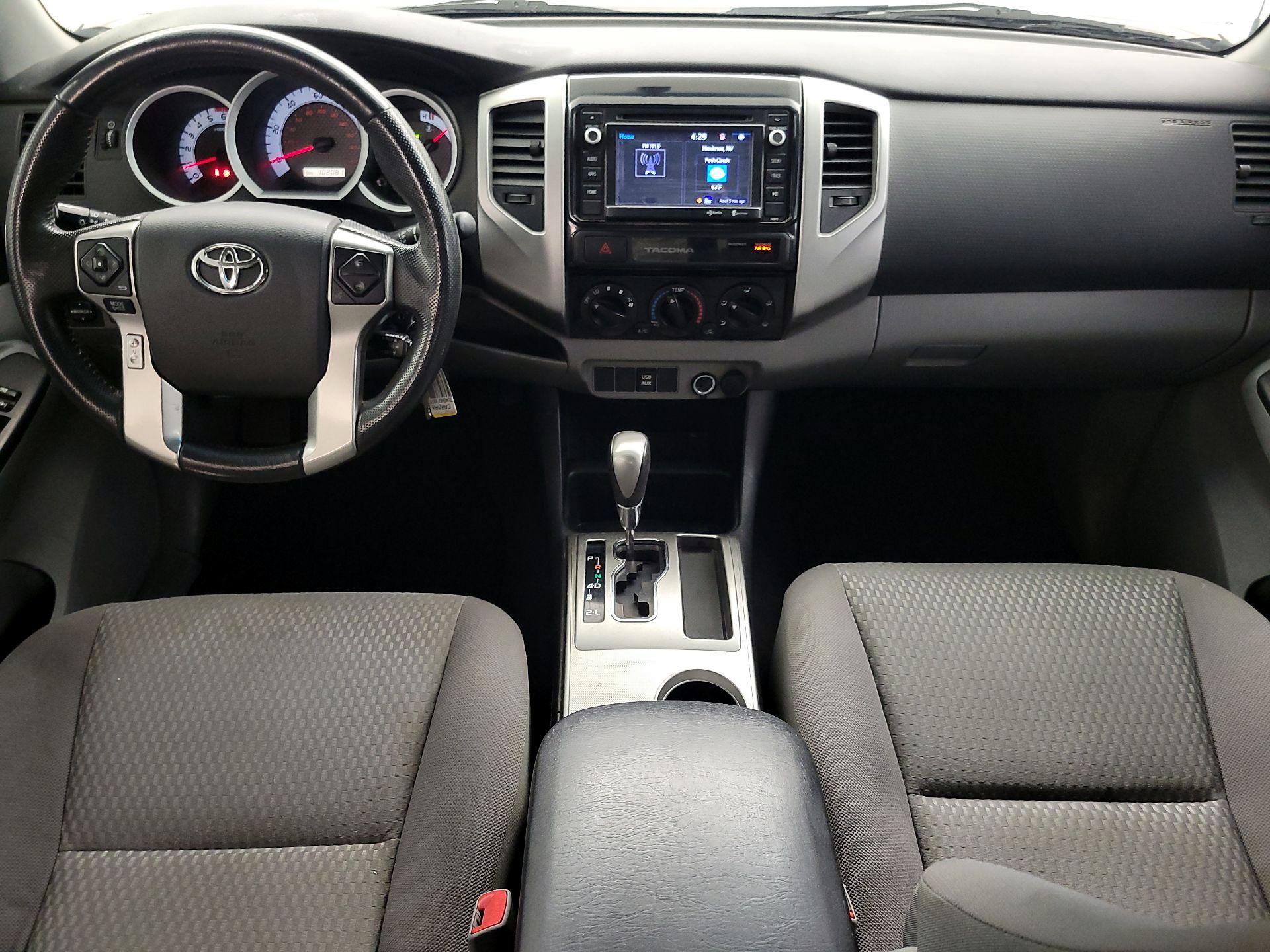 Thumbnail: 2015 Toyota Tacoma - 9