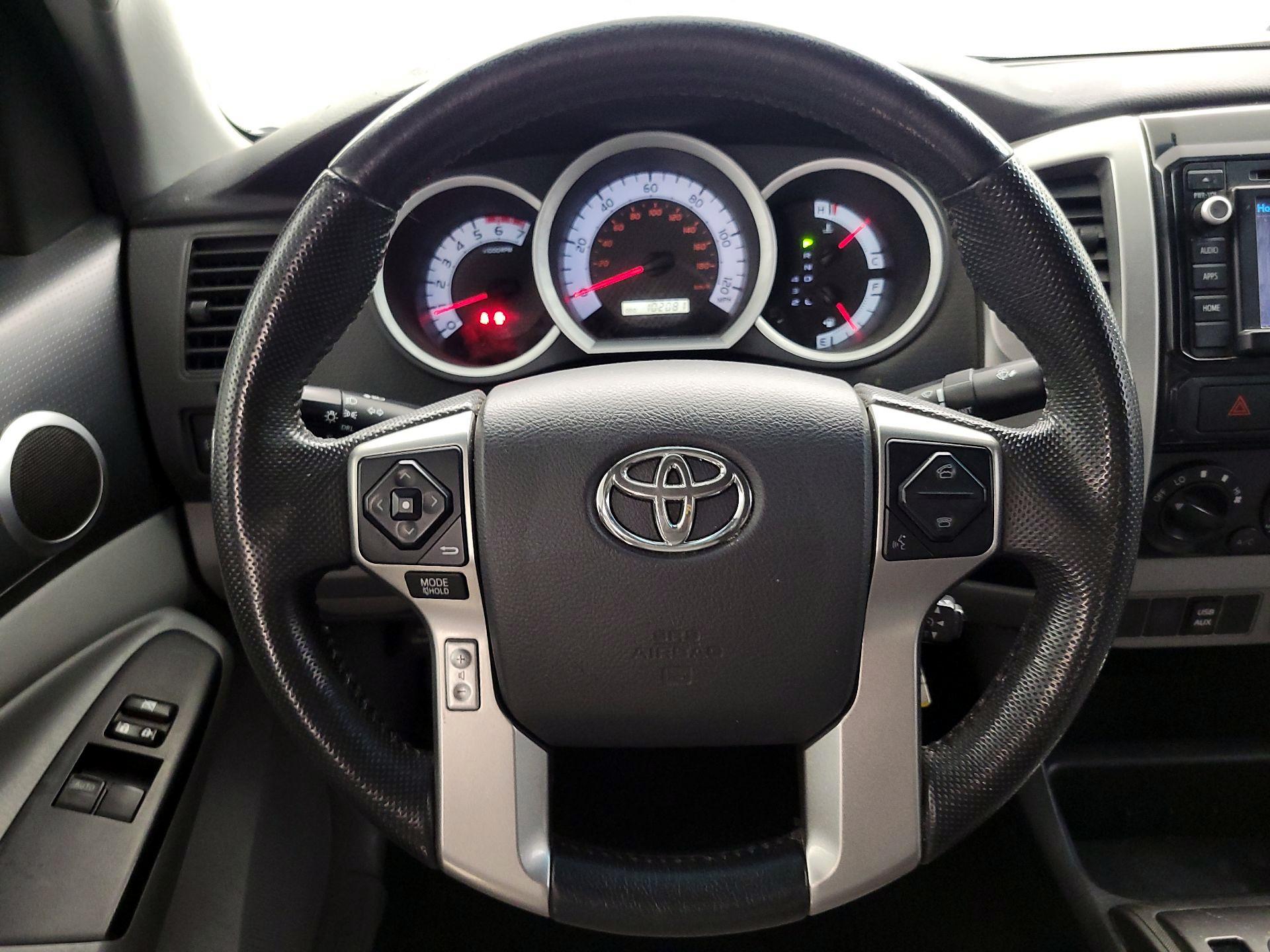 Thumbnail: 2015 Toyota Tacoma - 10