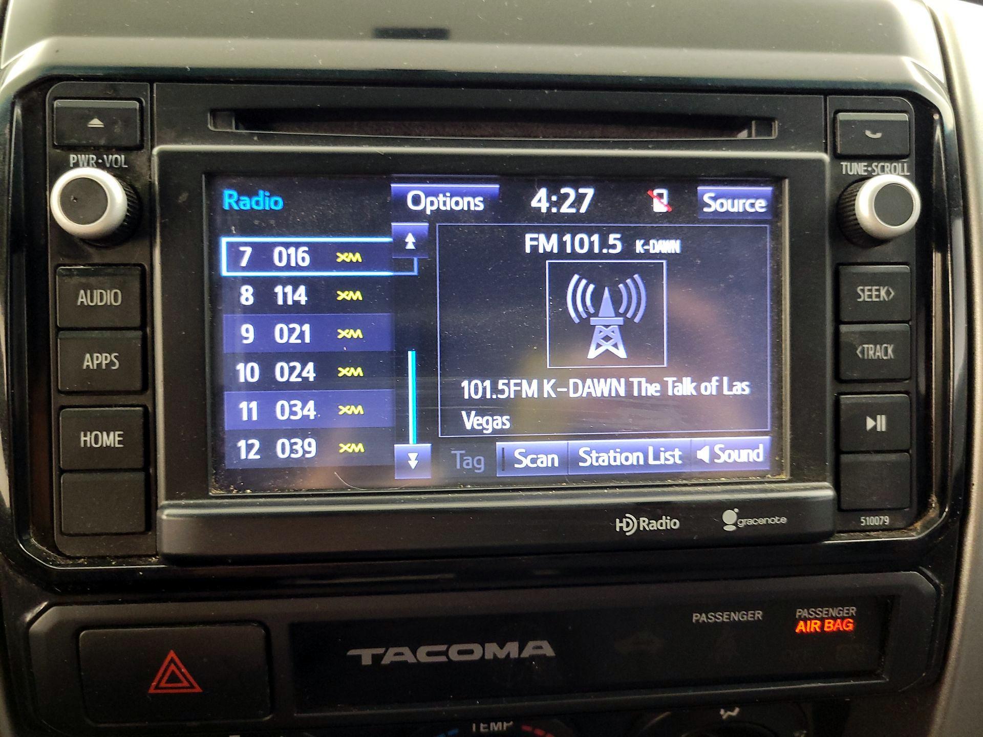 Thumbnail: 2015 Toyota Tacoma - 15