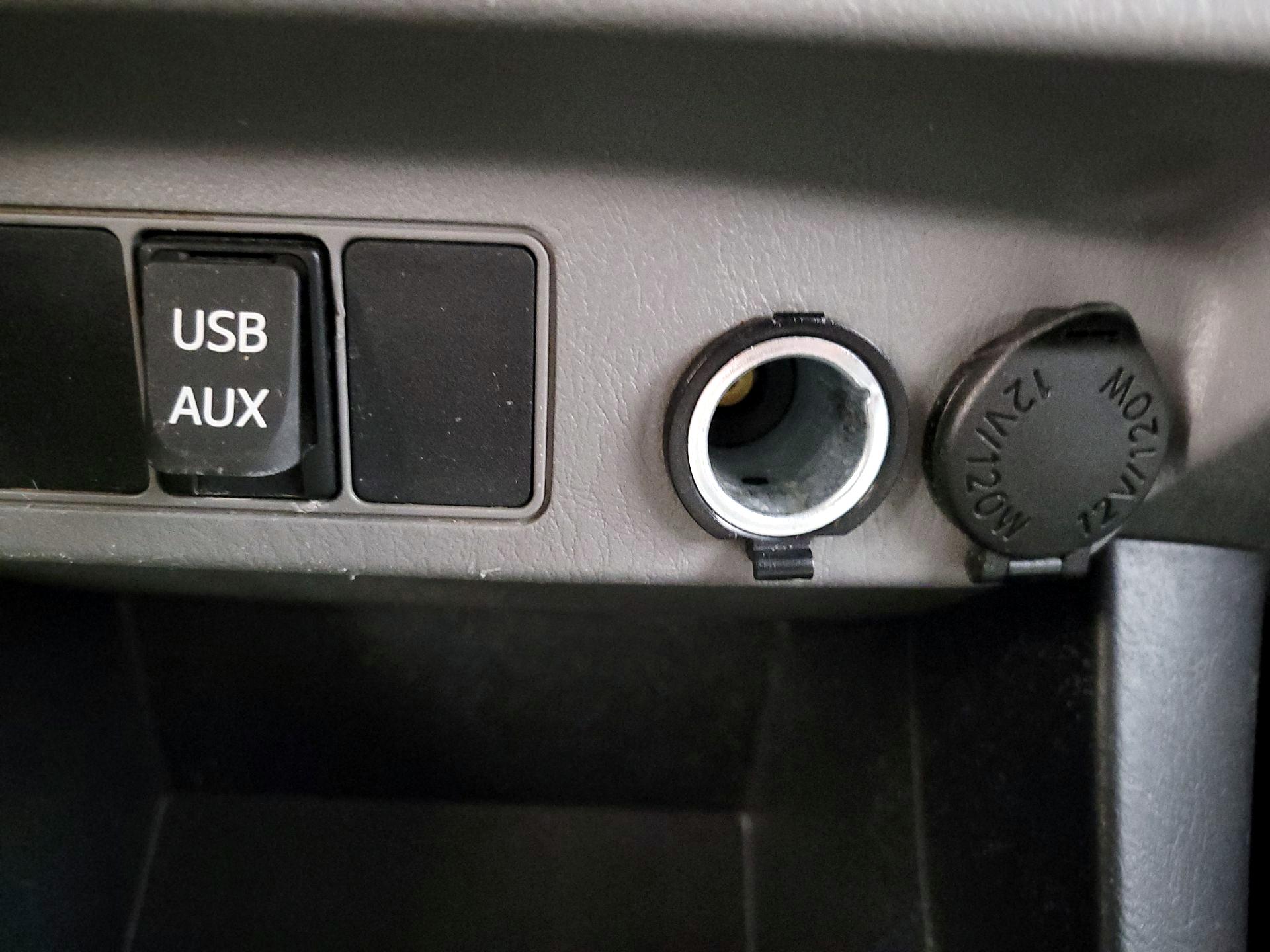 Thumbnail: 2015 Toyota Tacoma - 18