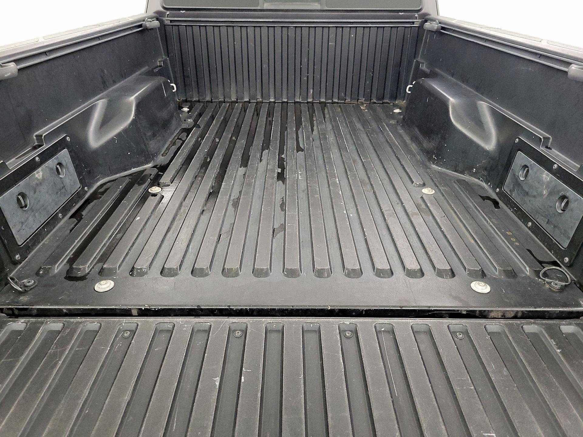 Thumbnail: 2015 Toyota Tacoma - 20