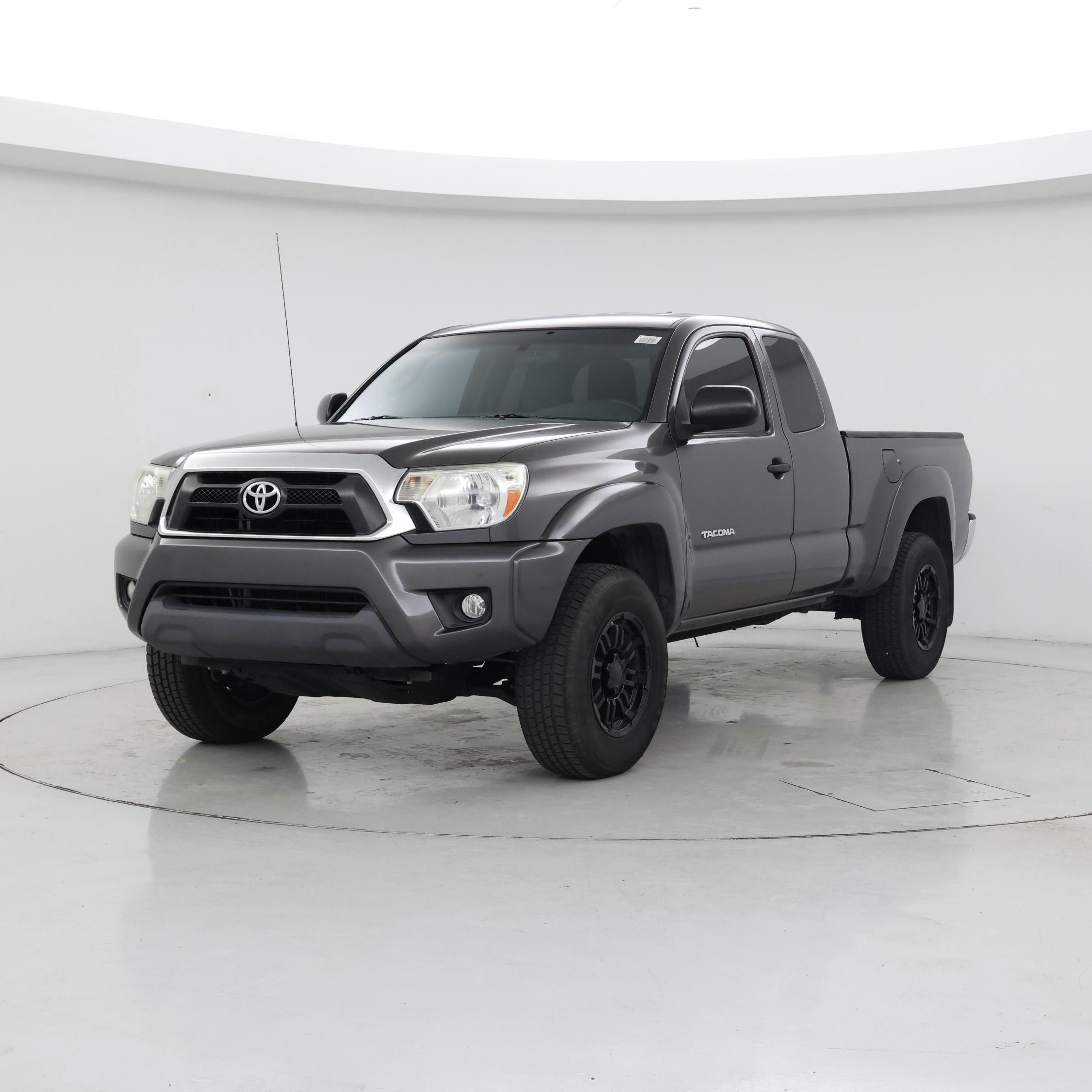 Thumbnail: 2015 Toyota Tacoma - 4