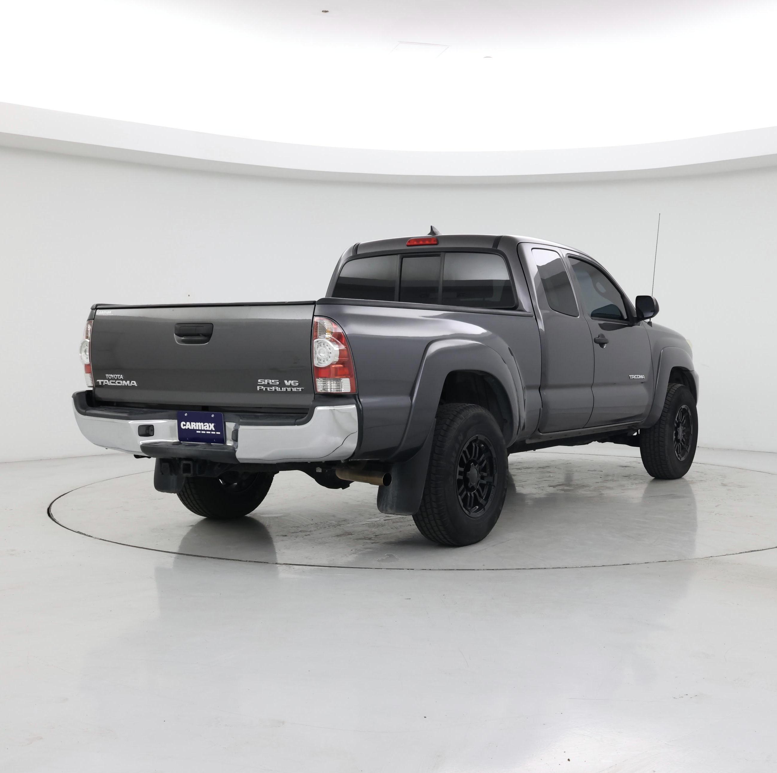 Thumbnail: 2015 Toyota Tacoma - 8