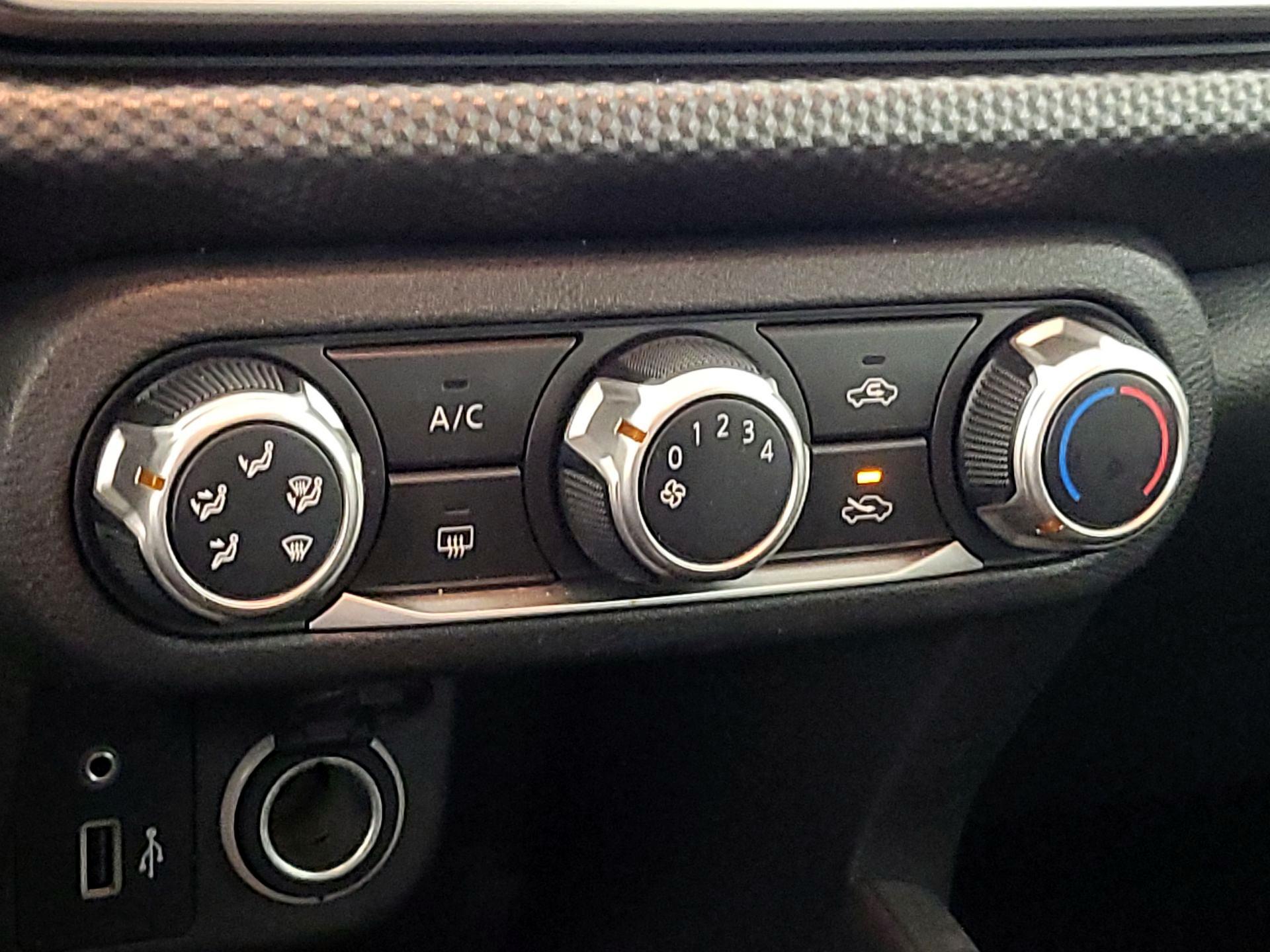 Thumbnail: 2020 Nissan Kicks - 16