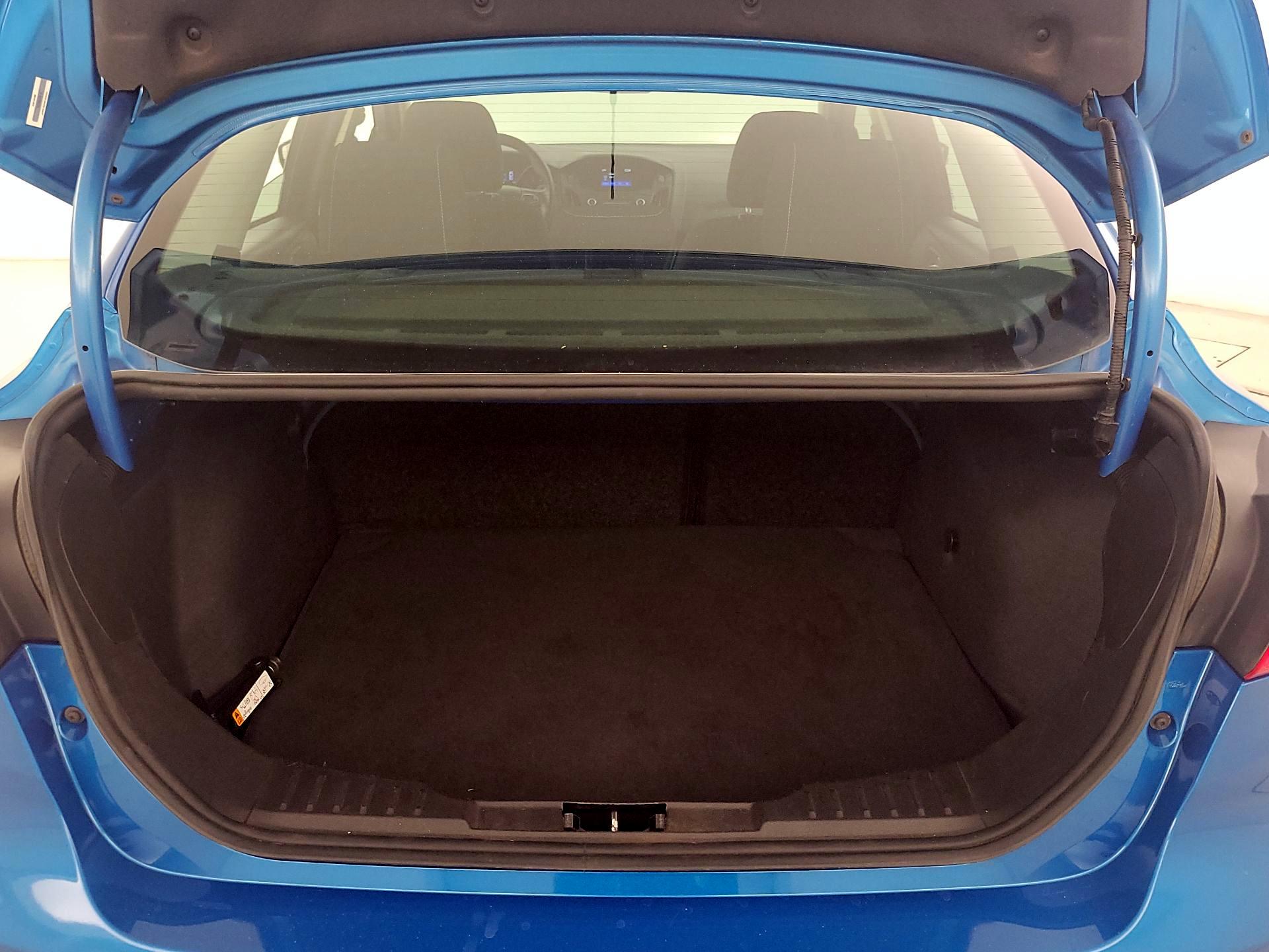 Thumbnail: 2016 Ford Focus - 20