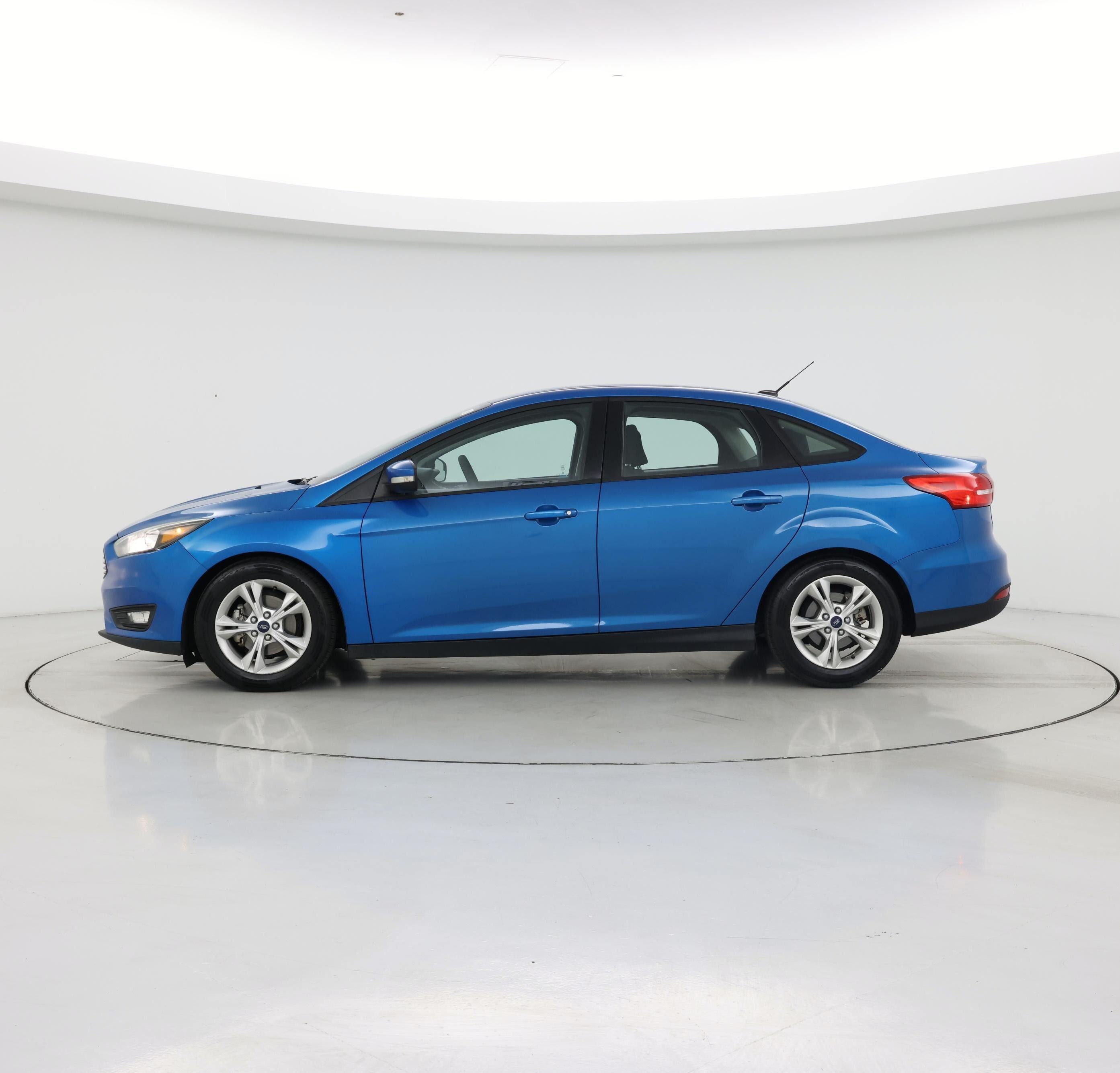 Thumbnail: 2016 Ford Focus - 3
