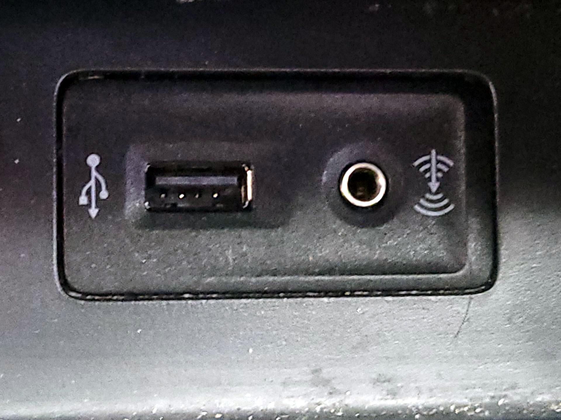 Thumbnail: 2018 Volkswagen Passat - 19