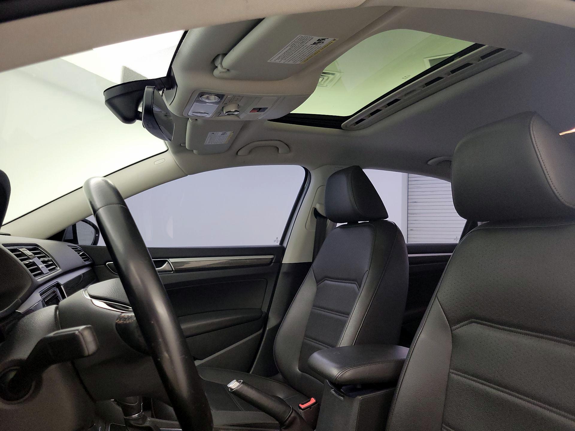 Thumbnail: 2018 Volkswagen Passat - 20