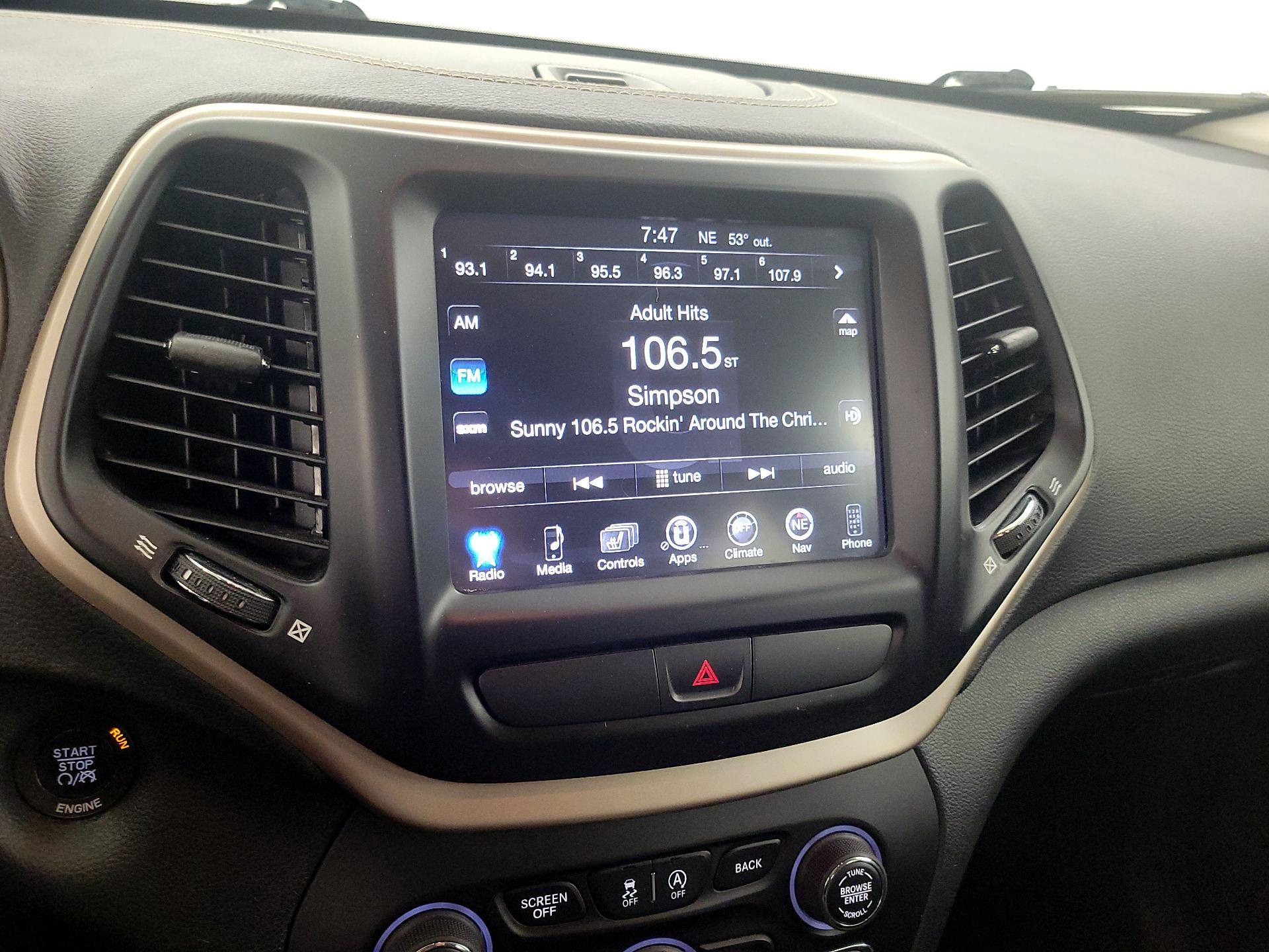 Thumbnail: 2016 Jeep Cherokee - 16