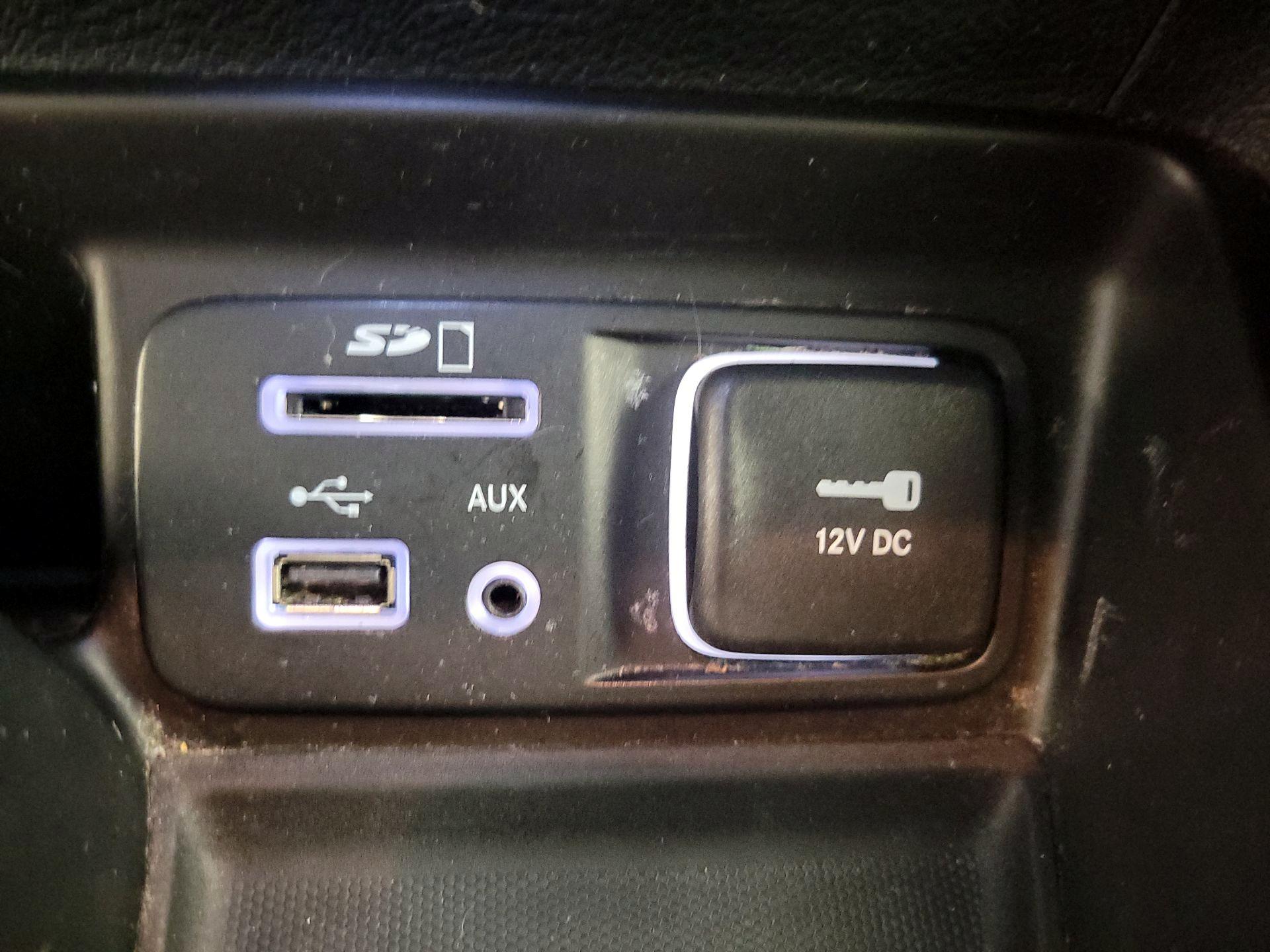 Thumbnail: 2016 Jeep Cherokee - 19