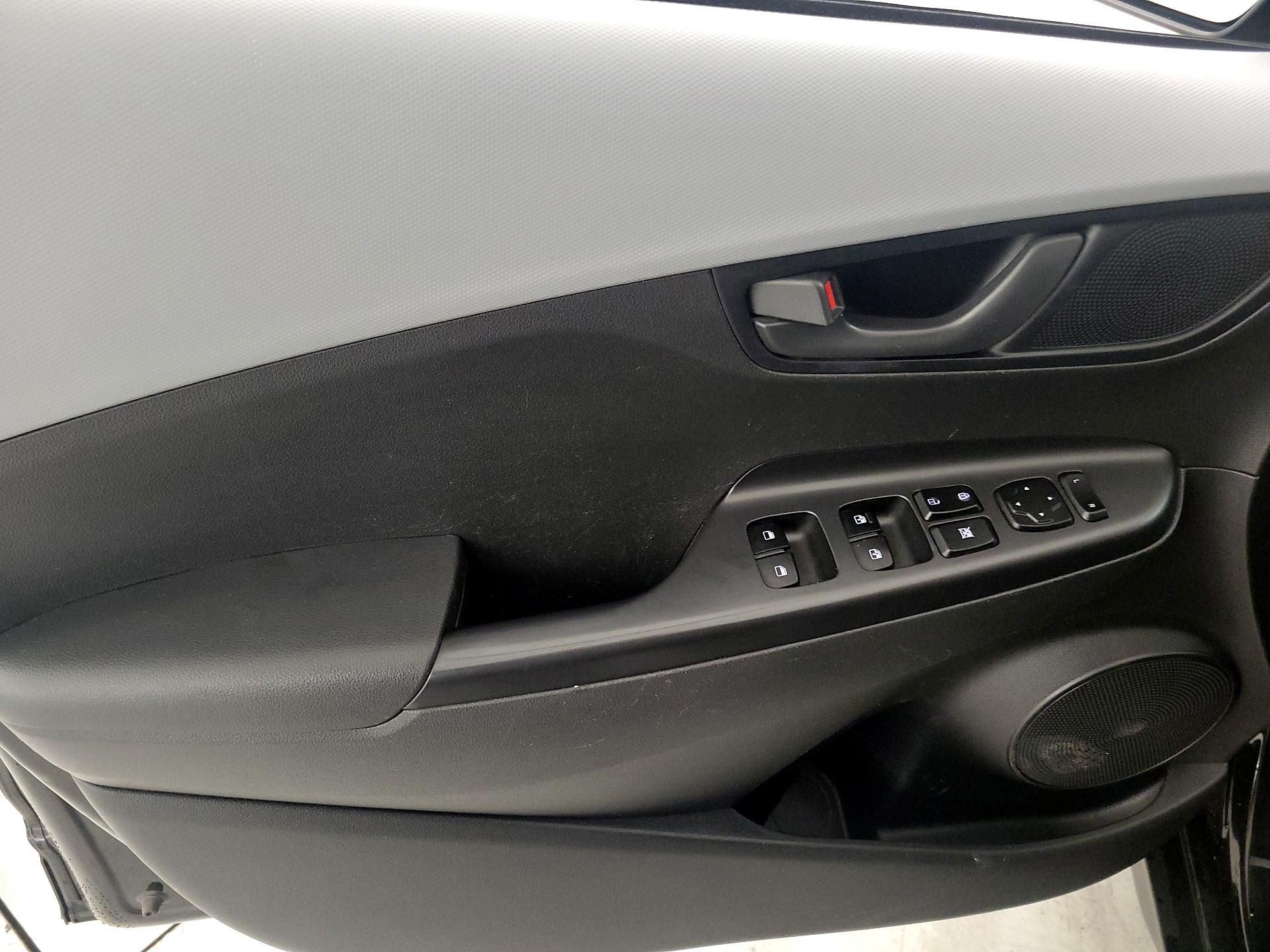 Thumbnail: 2018 Hyundai Kona - 12