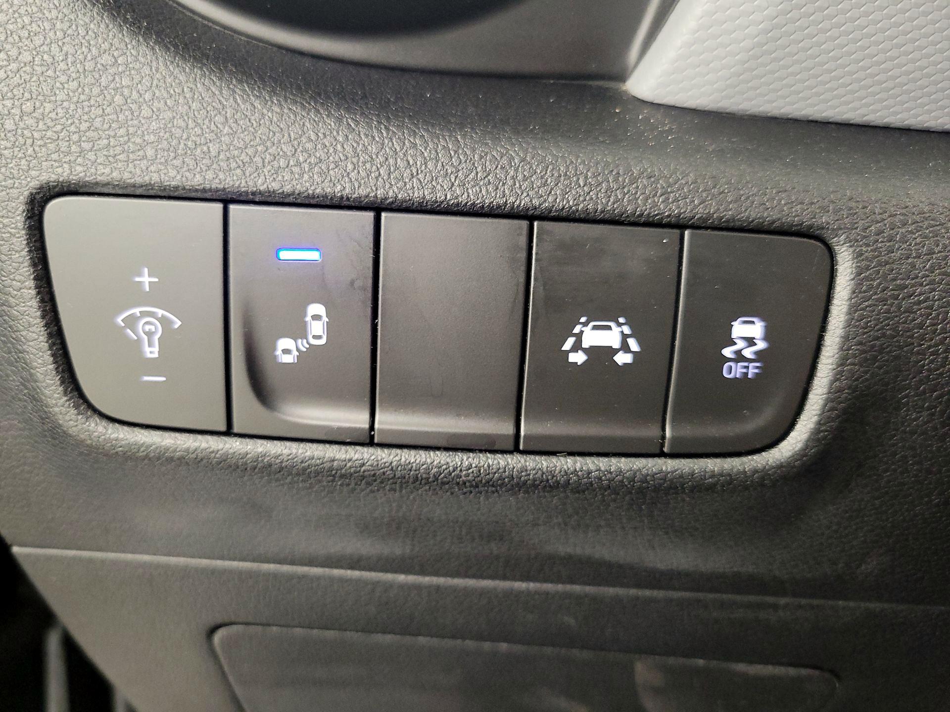 Thumbnail: 2018 Hyundai Kona - 13