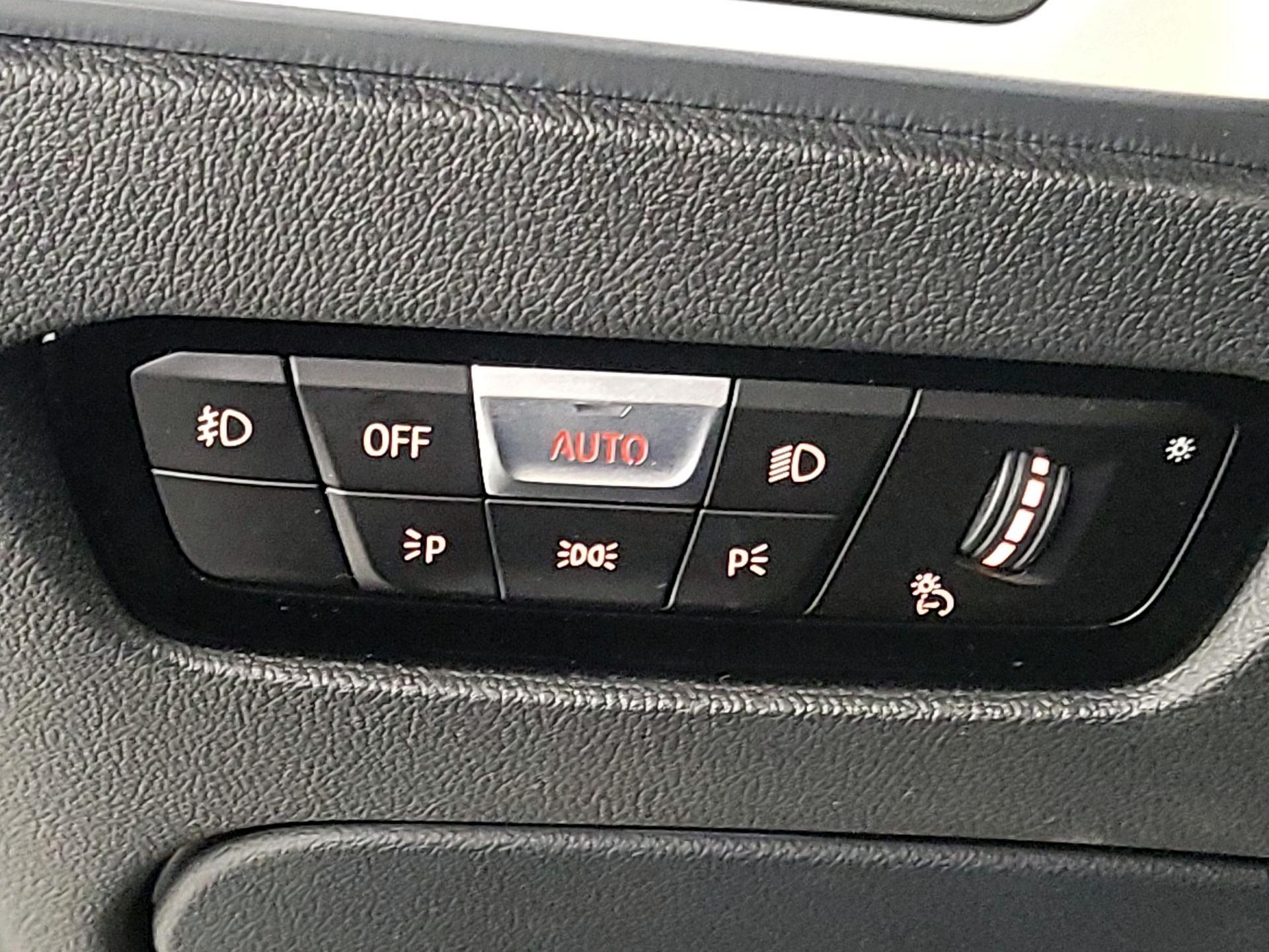 Thumbnail: 2019 BMW 3 Series - 13