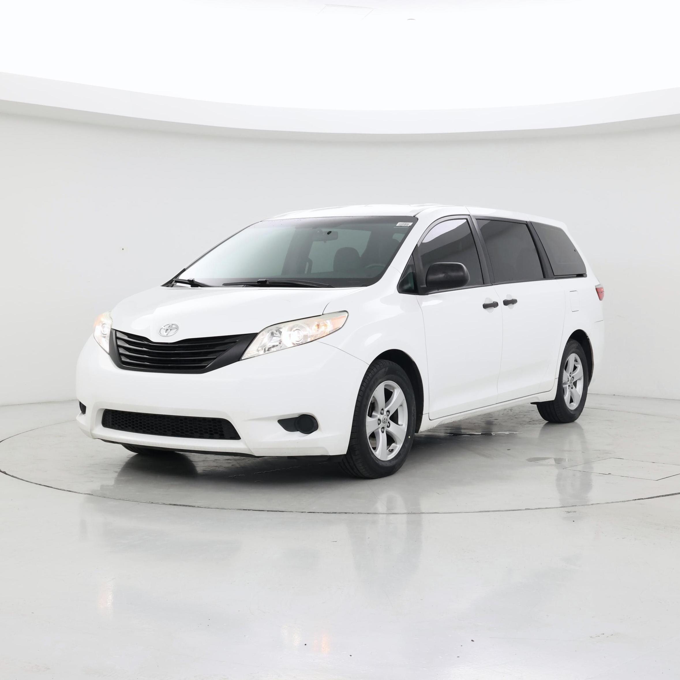 Thumbnail: 2017 Toyota Sienna - 4