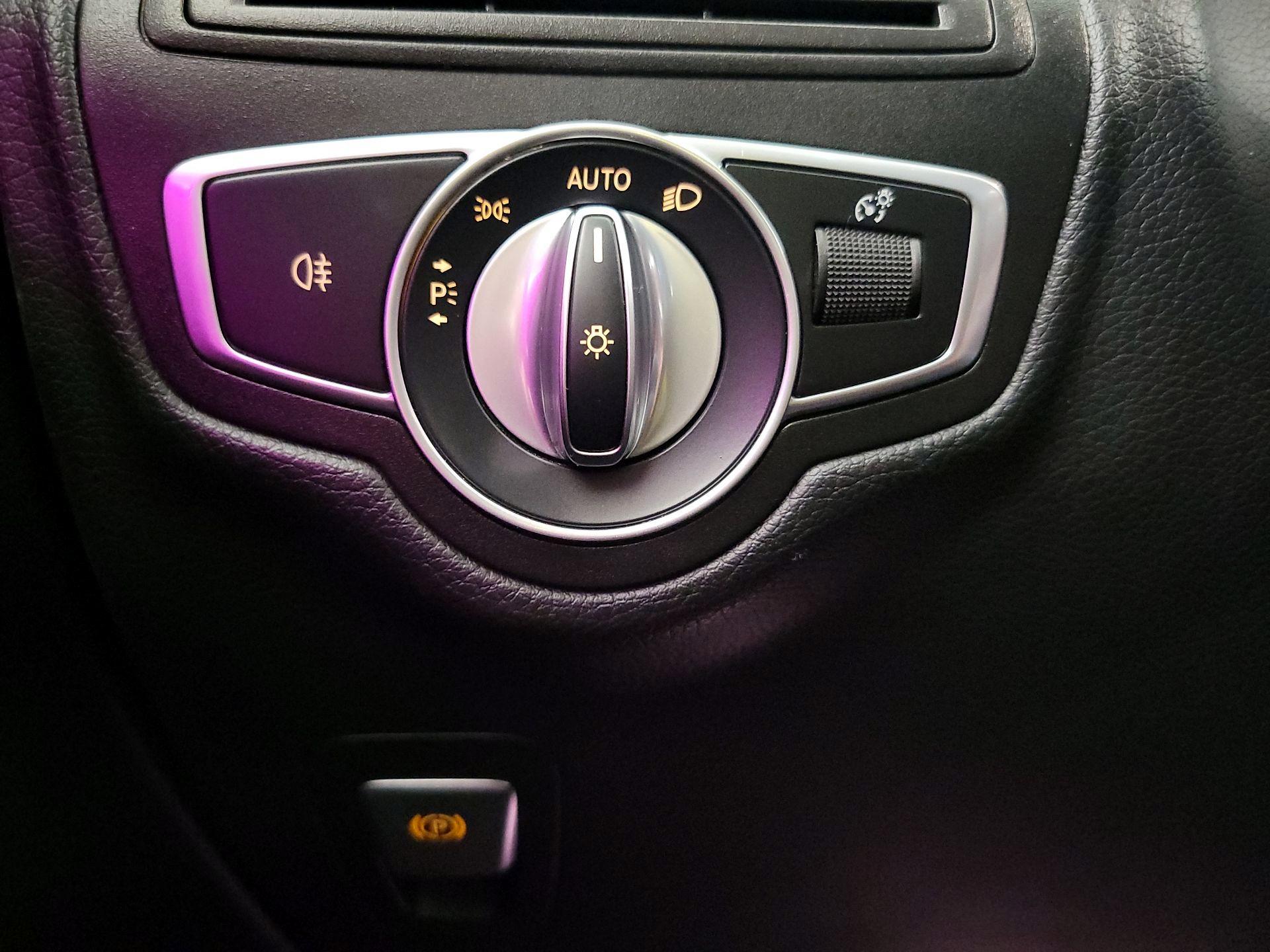 Thumbnail: 2021 Mercedes-Benz GLC - 13