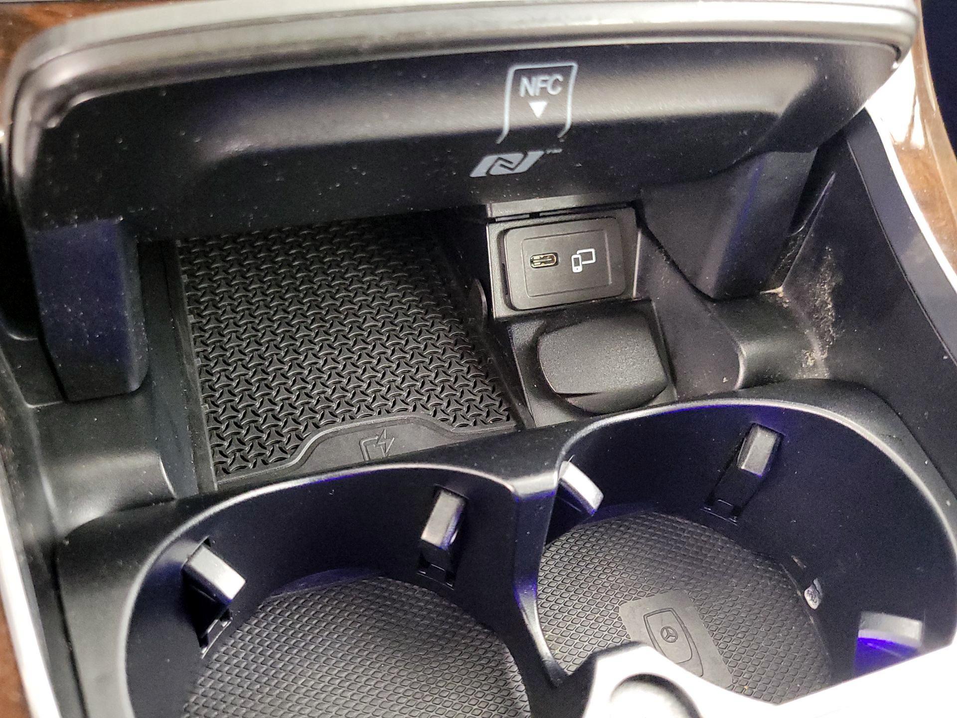 Thumbnail: 2022 Mercedes-Benz E-Class - 19