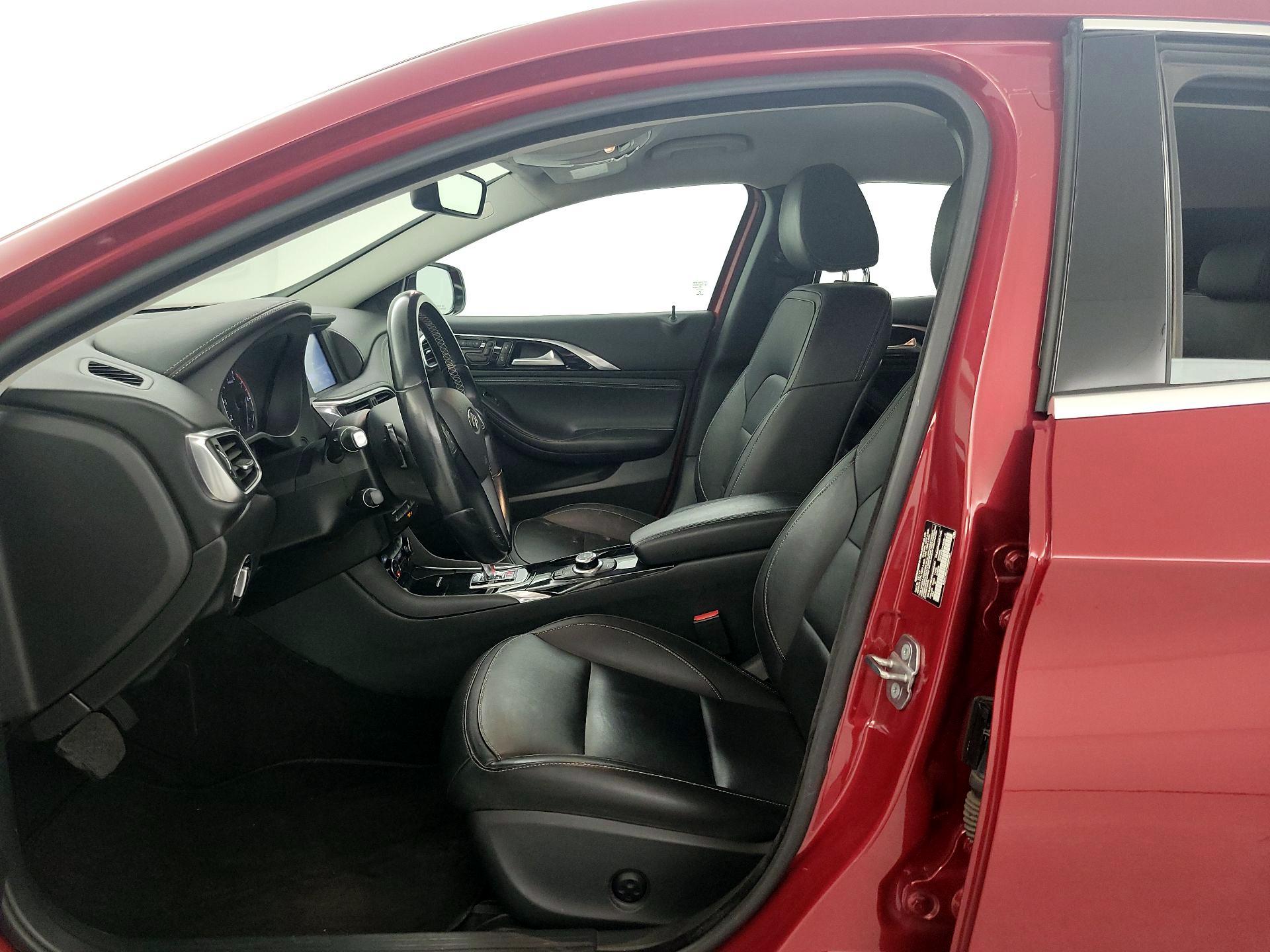 Thumbnail: 2018 INFINITI QX30 - 11