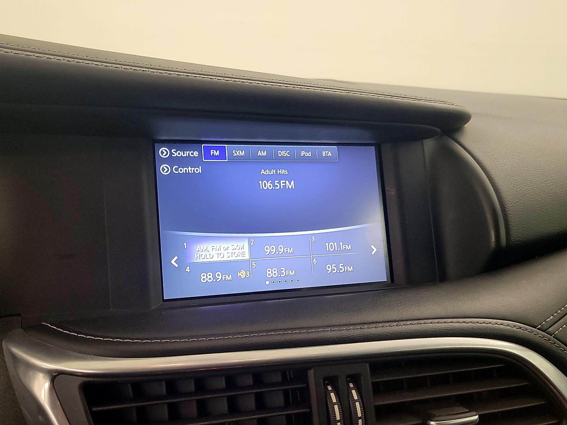 Thumbnail: 2018 INFINITI QX30 - 15