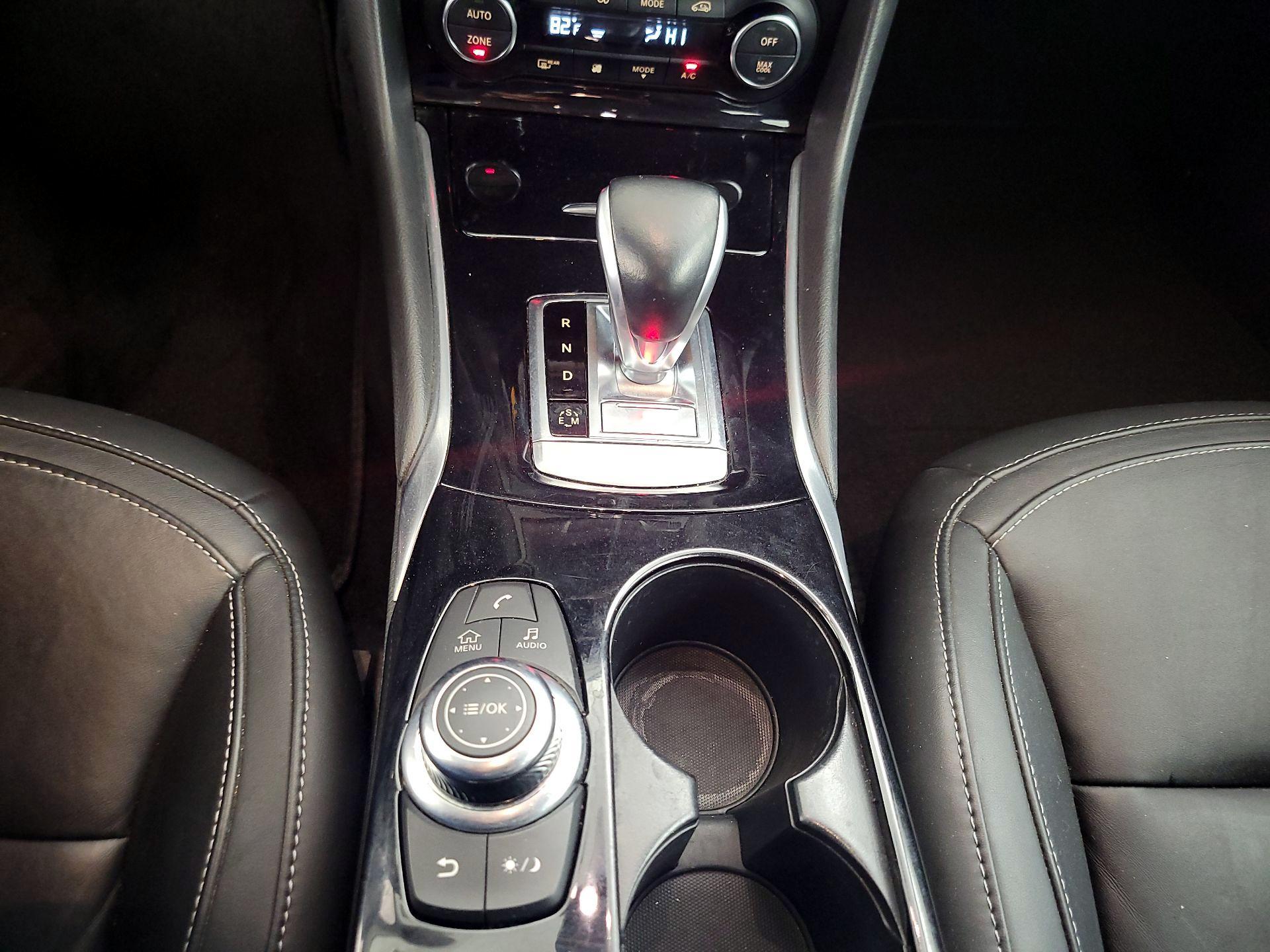 Thumbnail: 2018 INFINITI QX30 - 17