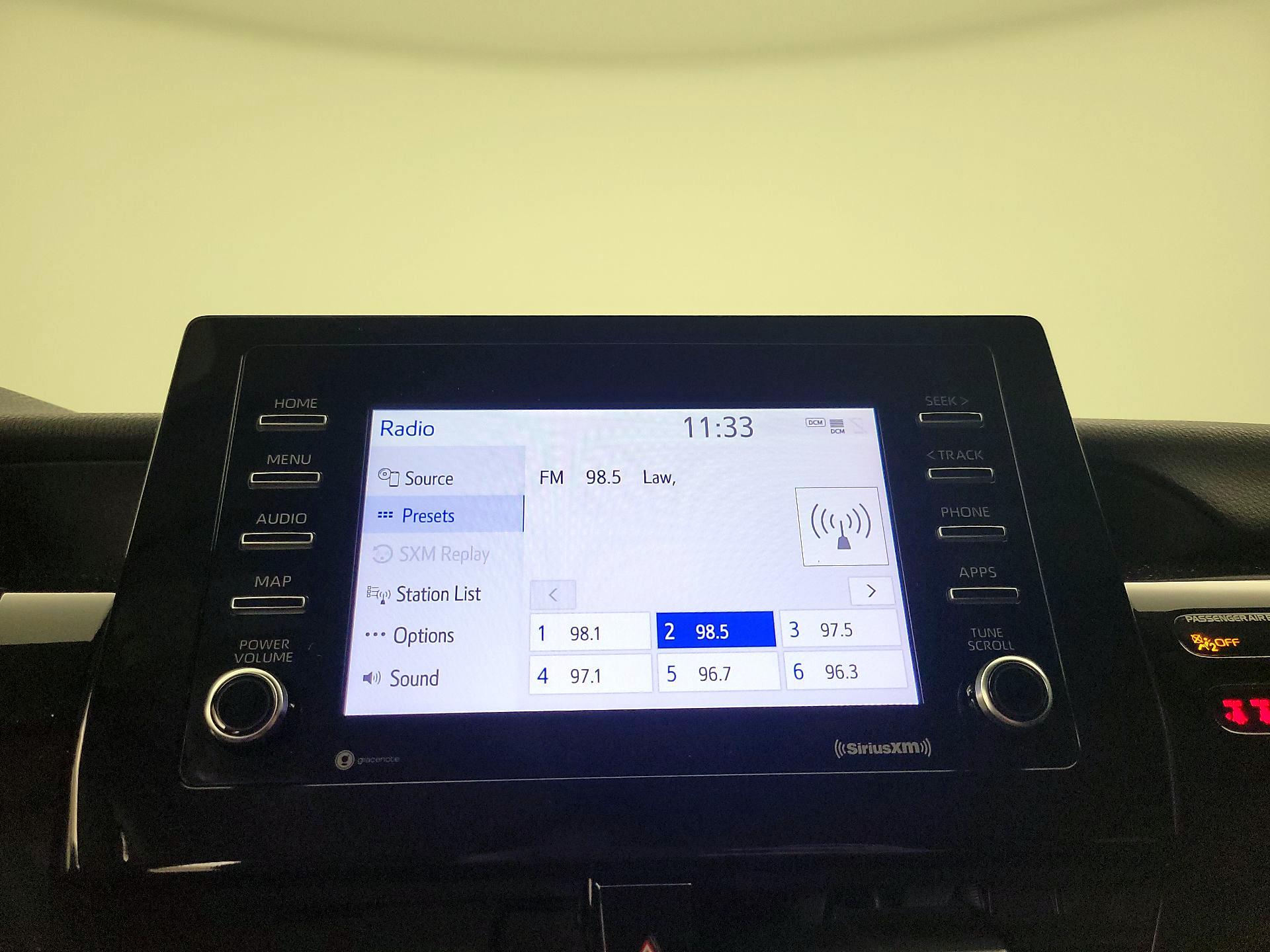 Thumbnail: 2022 Toyota Camry - 15