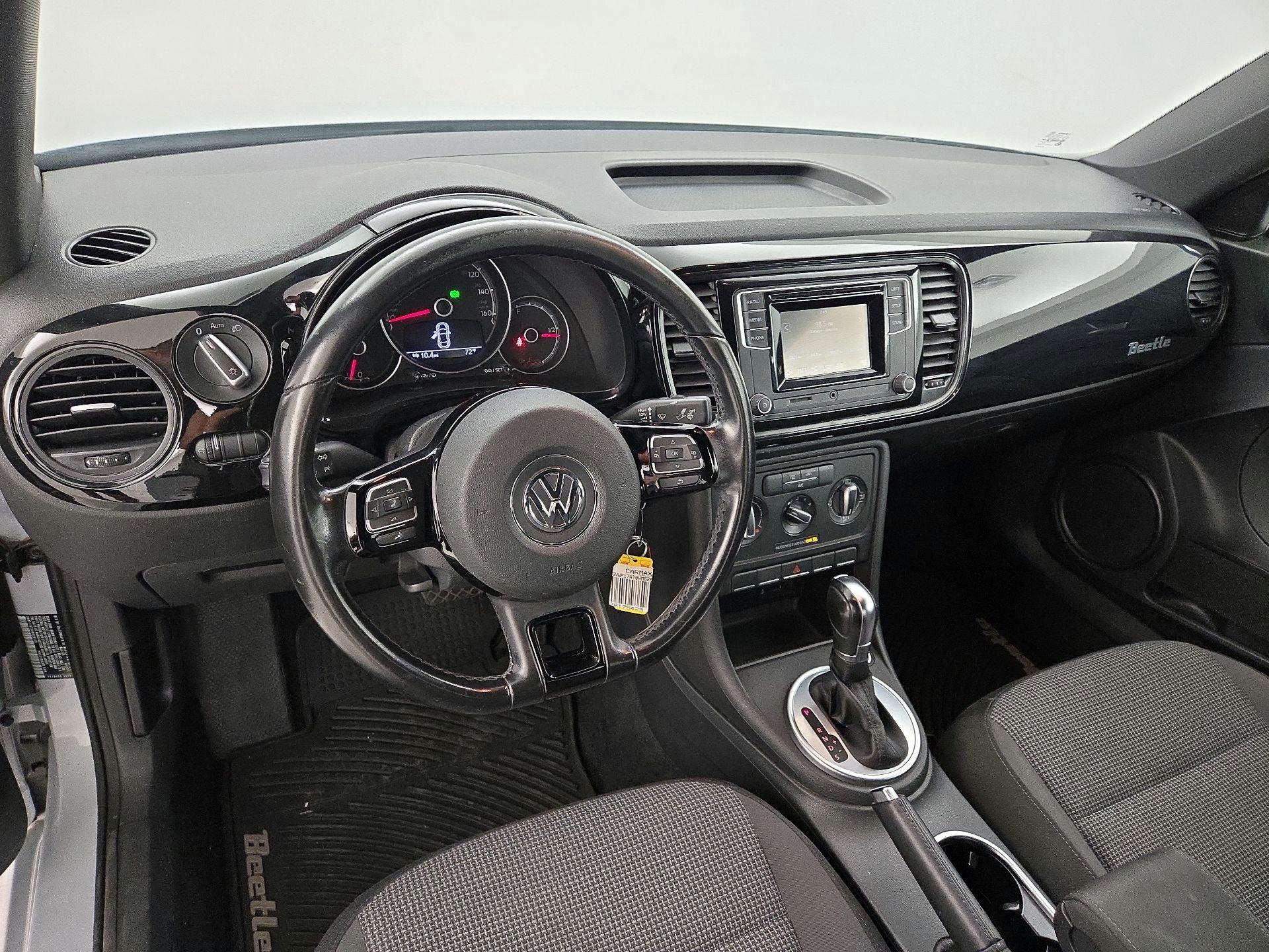 Thumbnail: 2017 Volkswagen Beetle - 9