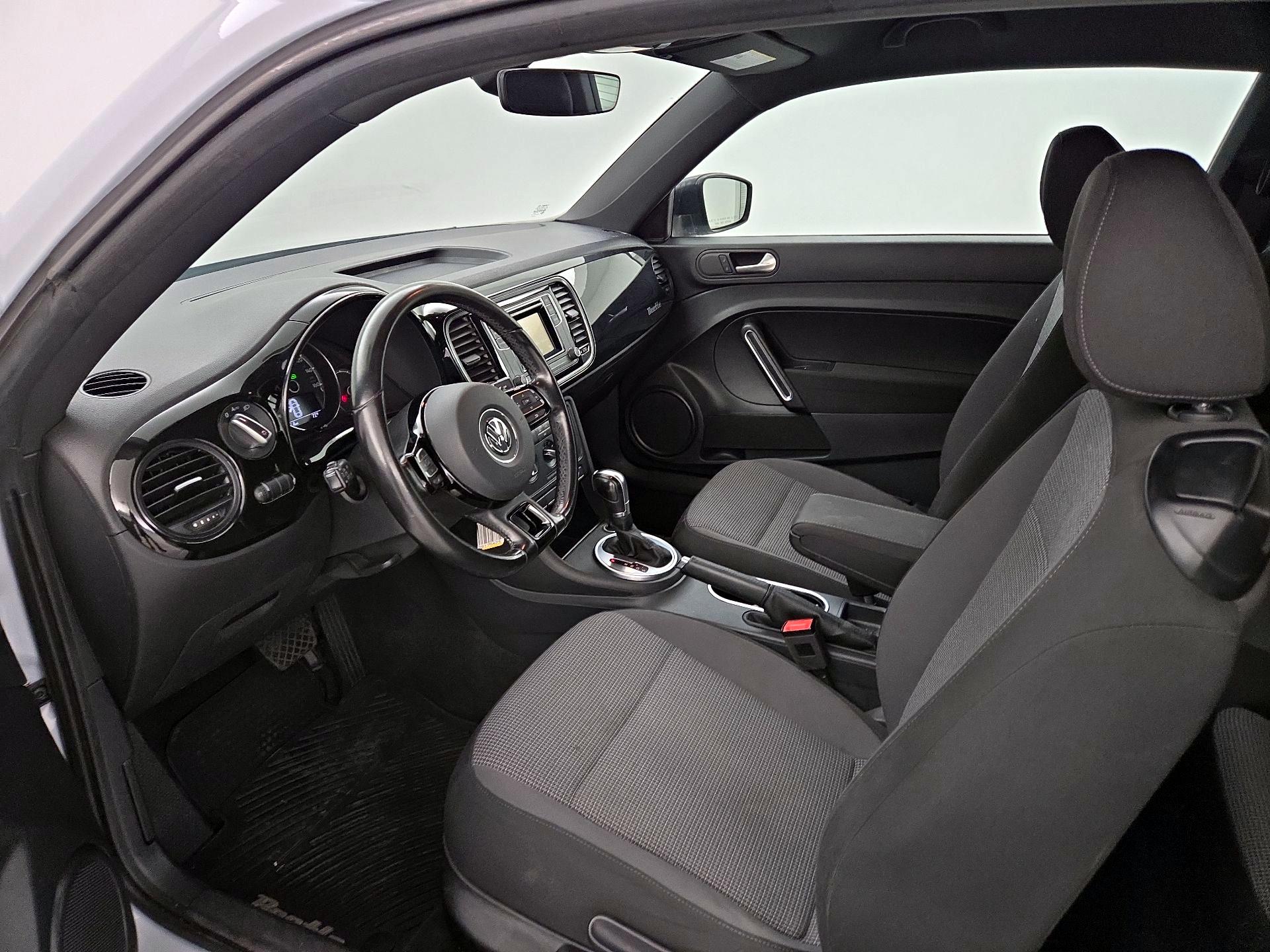 Thumbnail: 2017 Volkswagen Beetle - 11