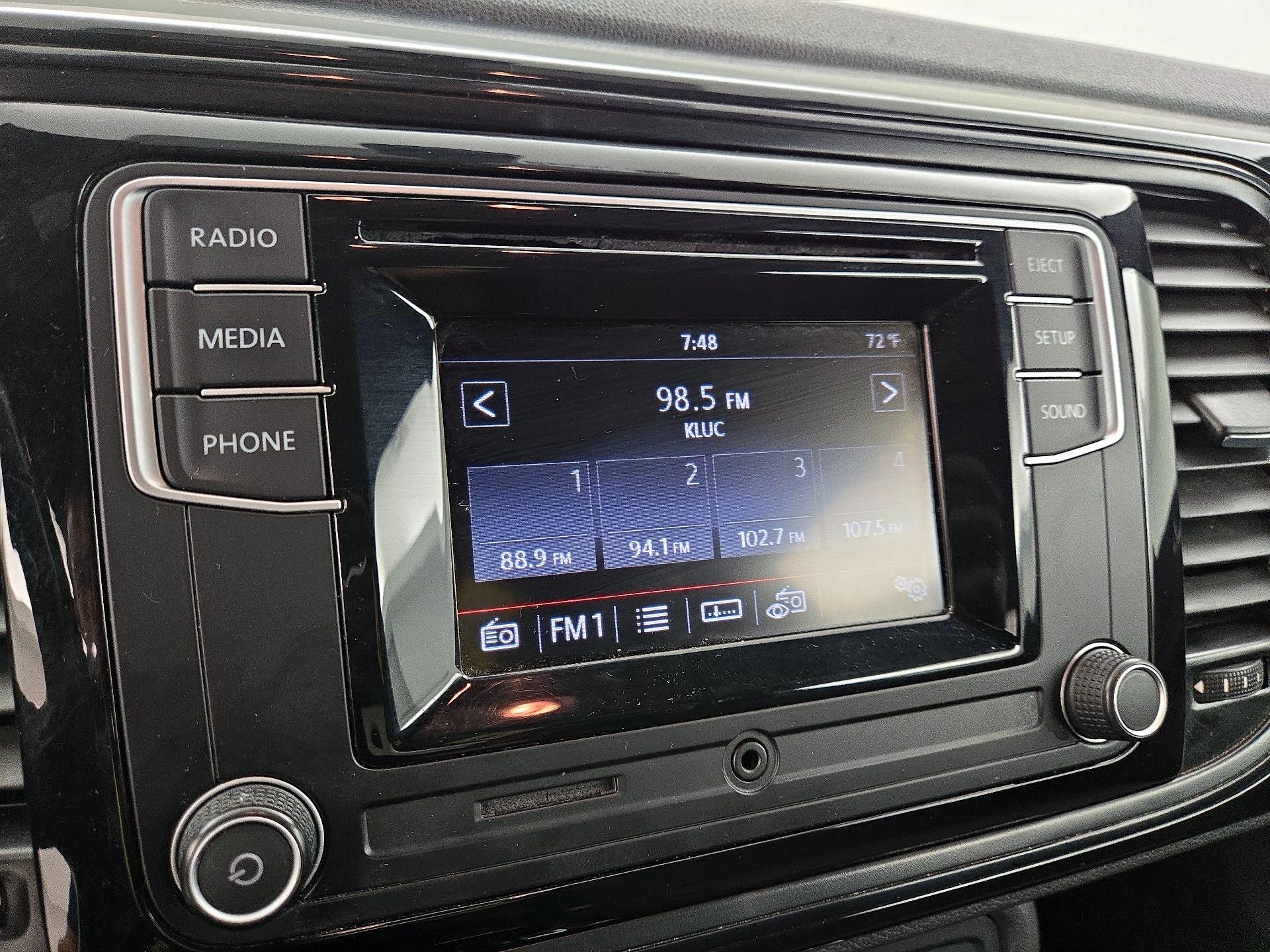 Thumbnail: 2017 Volkswagen Beetle - 15