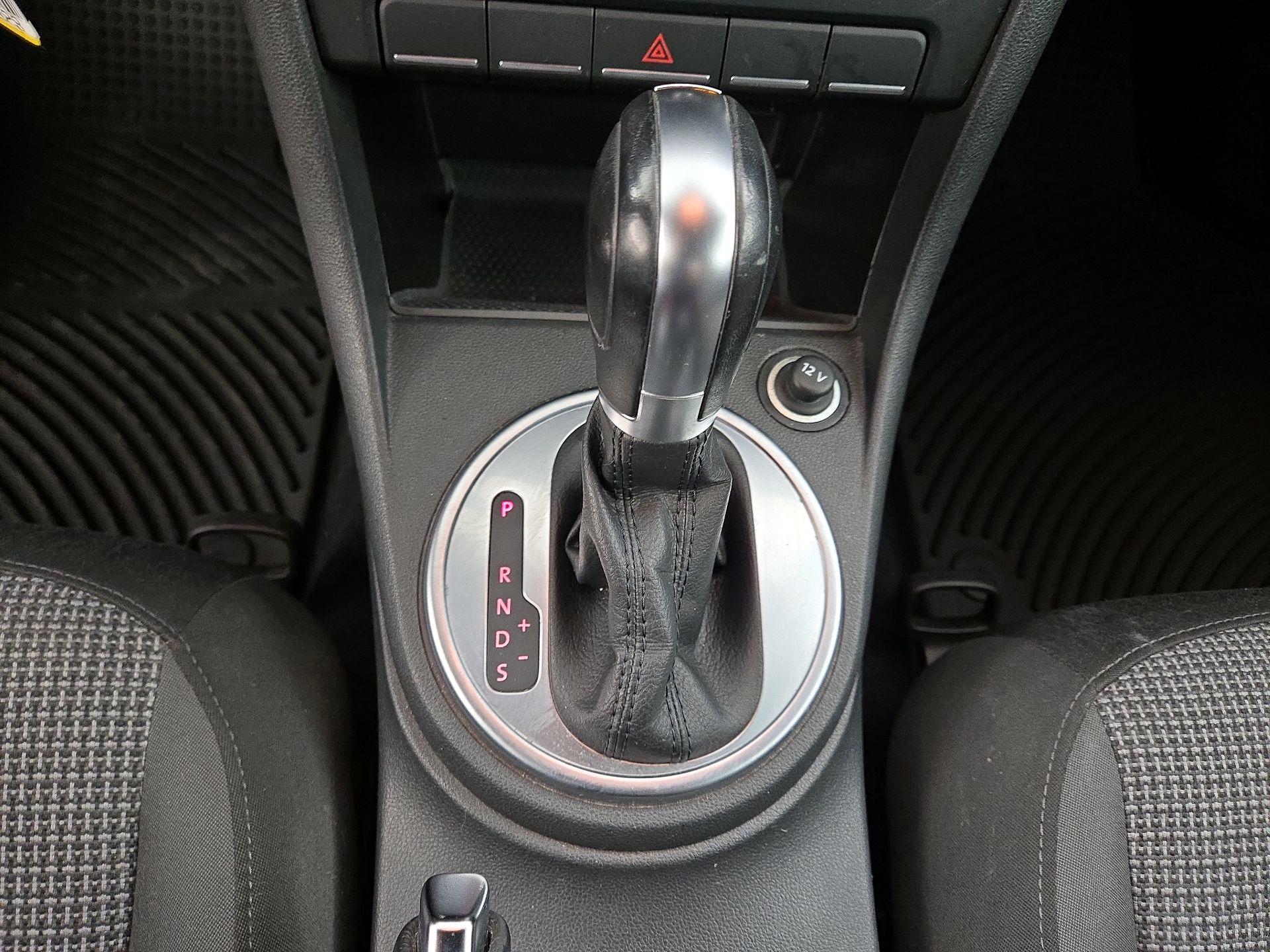 Thumbnail: 2017 Volkswagen Beetle - 17