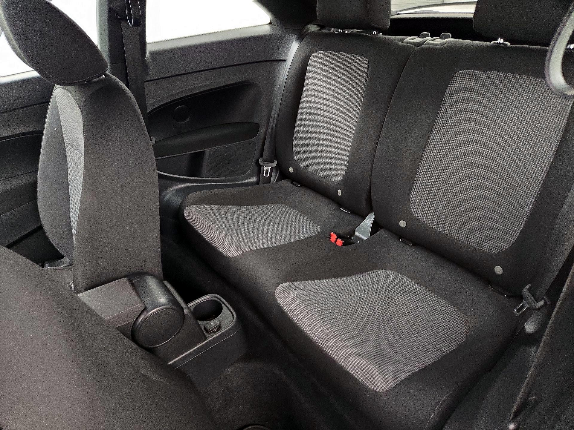 Thumbnail: 2017 Volkswagen Beetle - 19